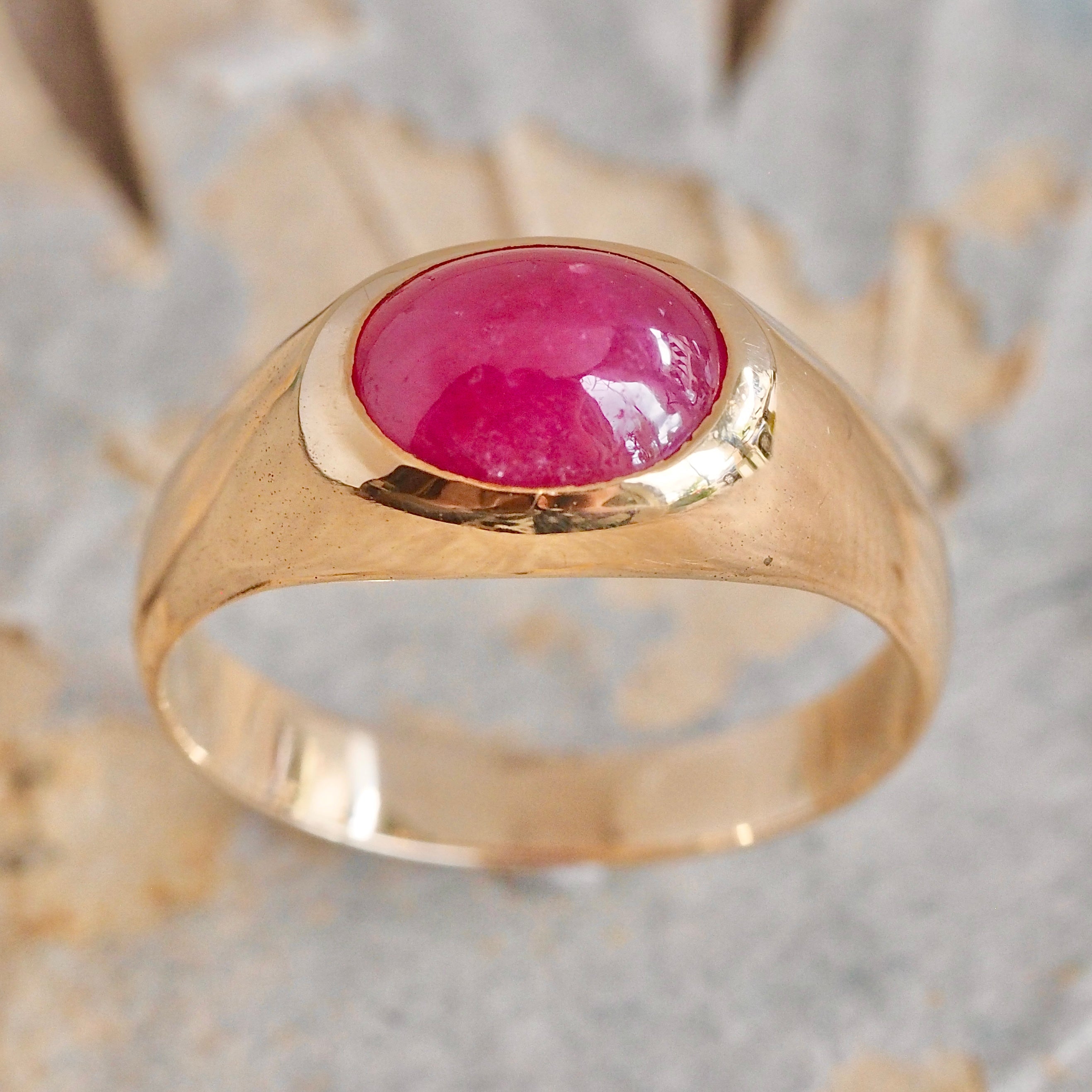 Vintage 14k Gold Natural Ruby East West Dome Ring