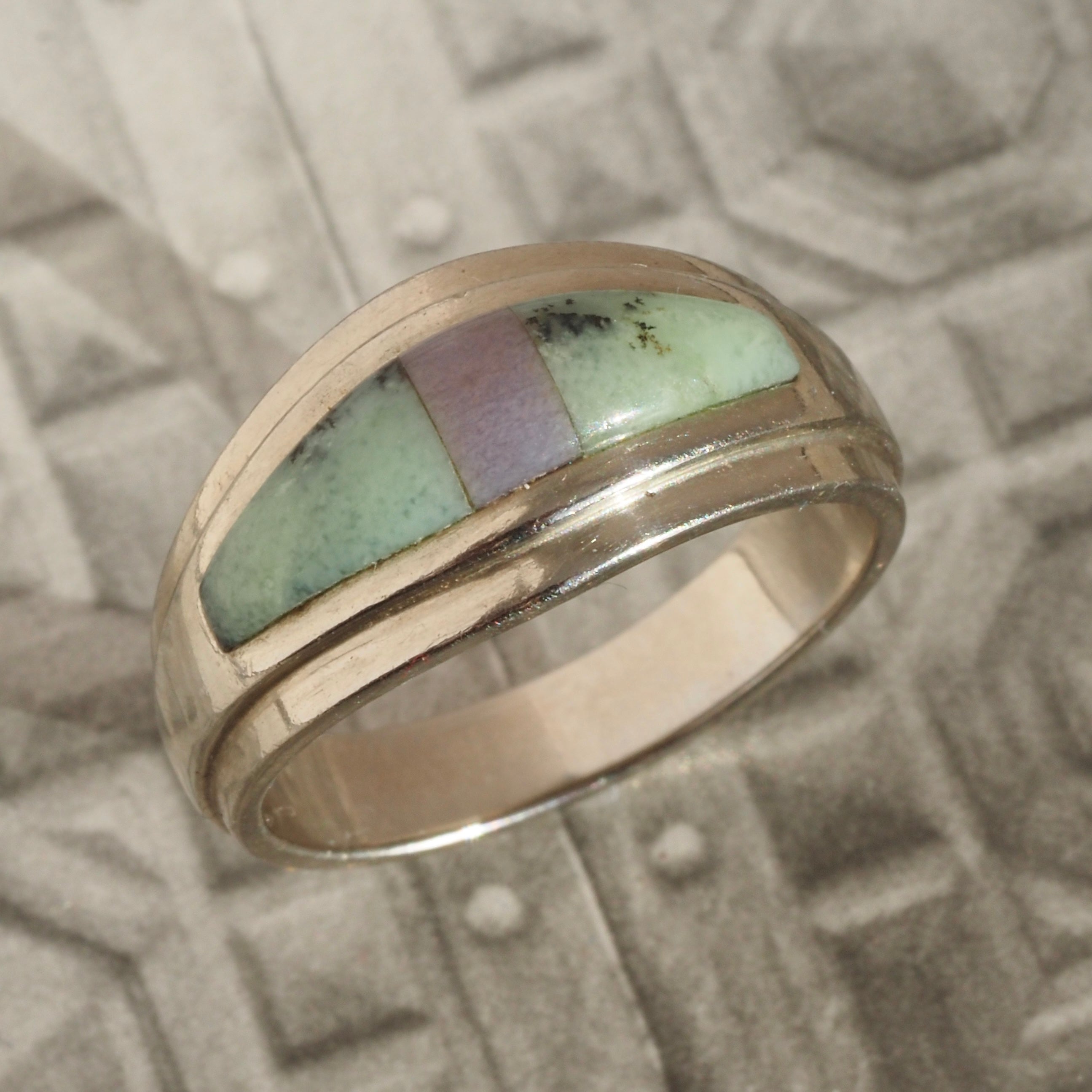 Domed Agate Inlaid 14k White Gold Ring