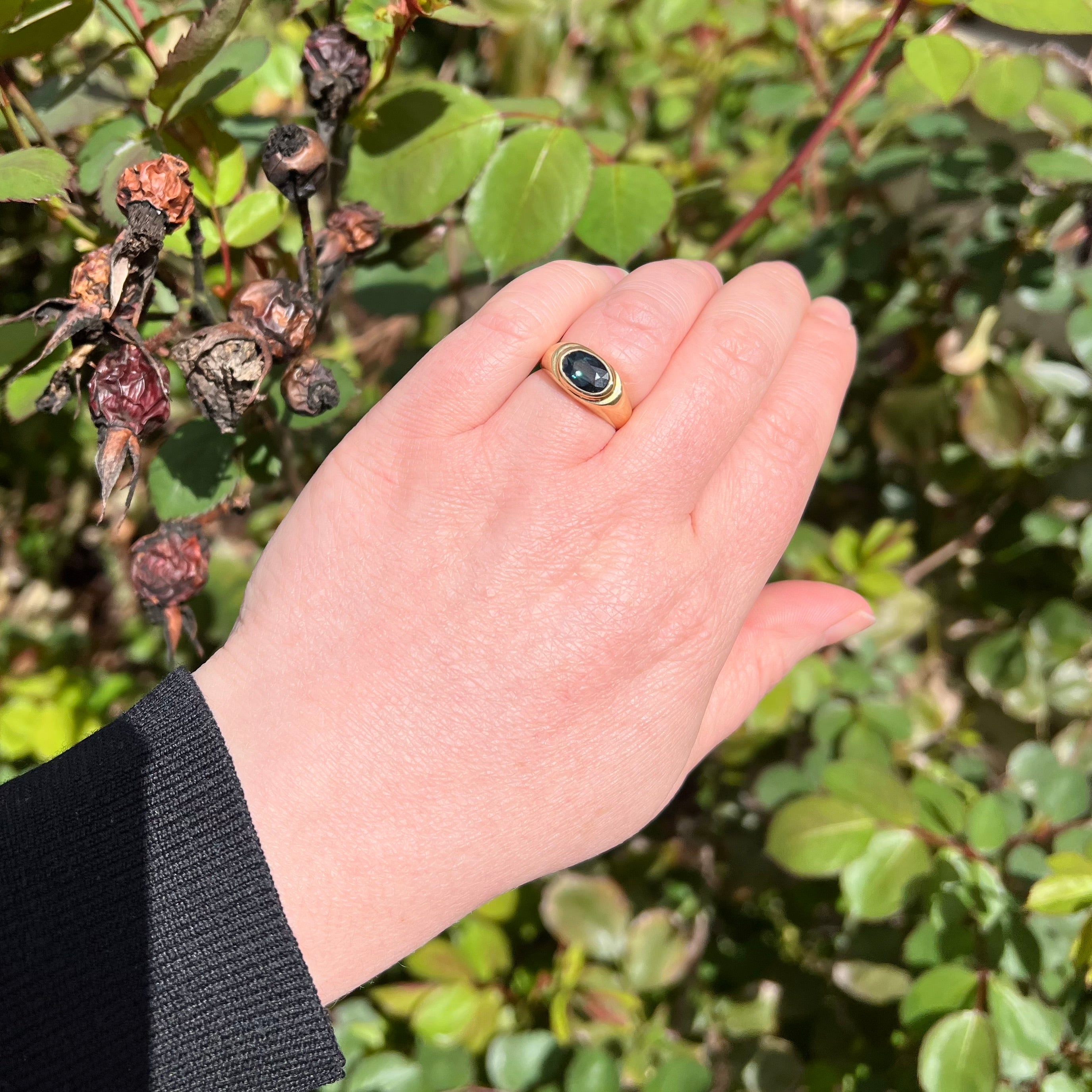 Vintage Natural Sapphire 18k Gold Signet Ring