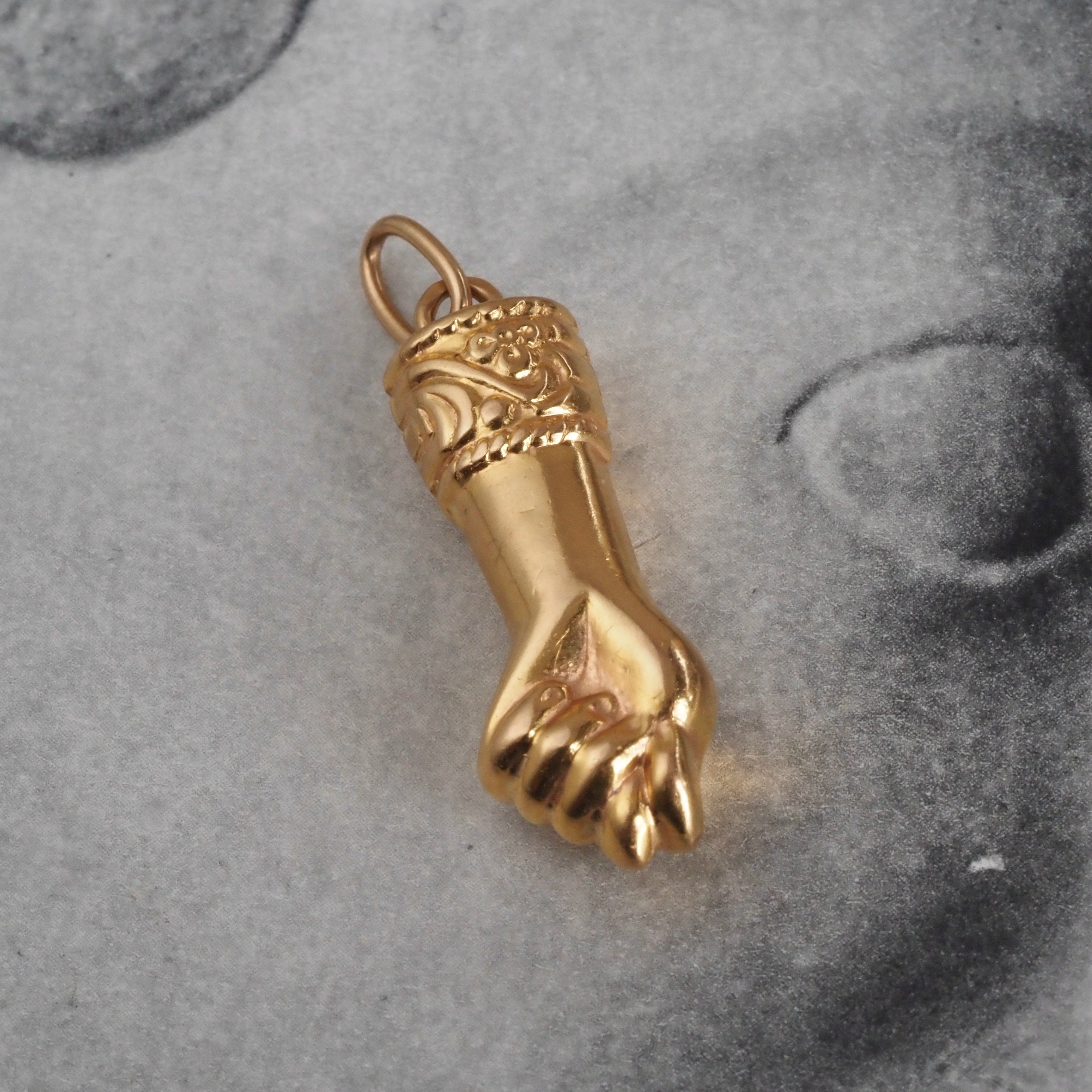 Antique 18k Gold Mano Figa Pendant