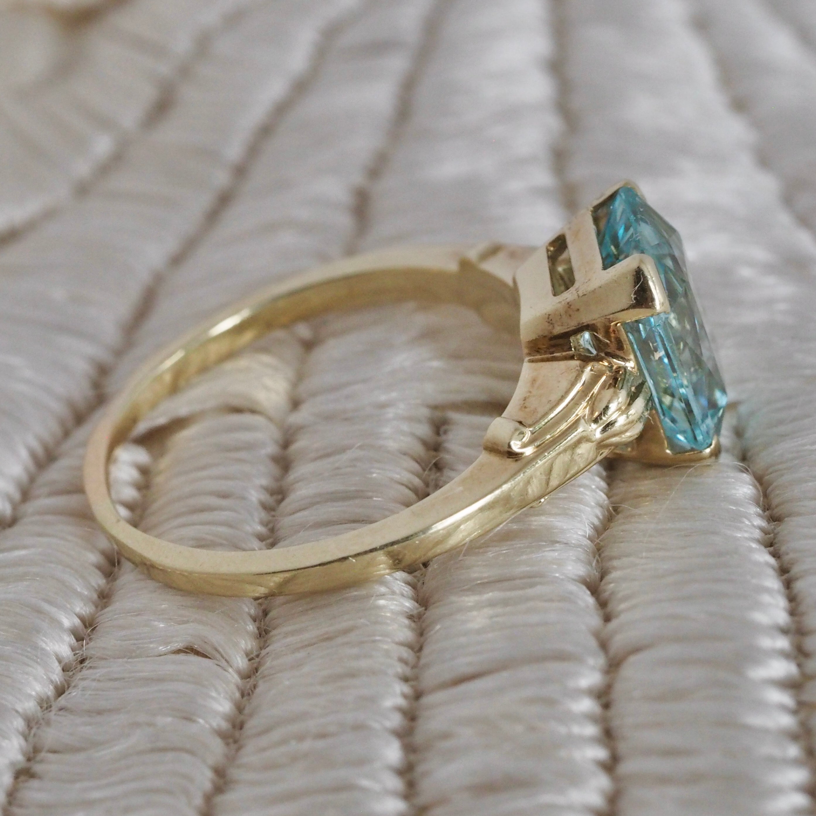 Vintage c. 1940s 14k Gold Aquamarine Solitaire Ring