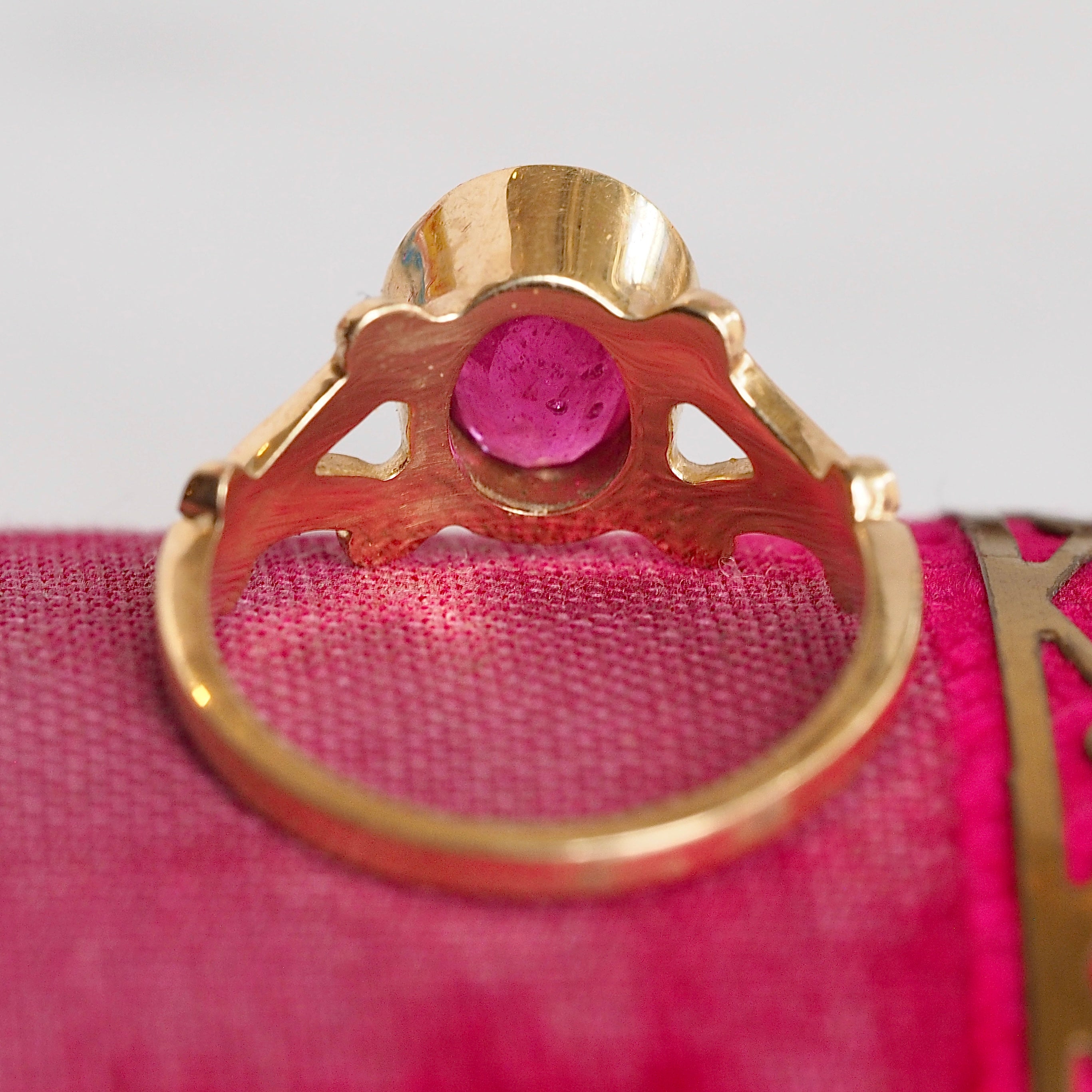 Vintage 14k Gold Natural Ruby Bezel Set Ring