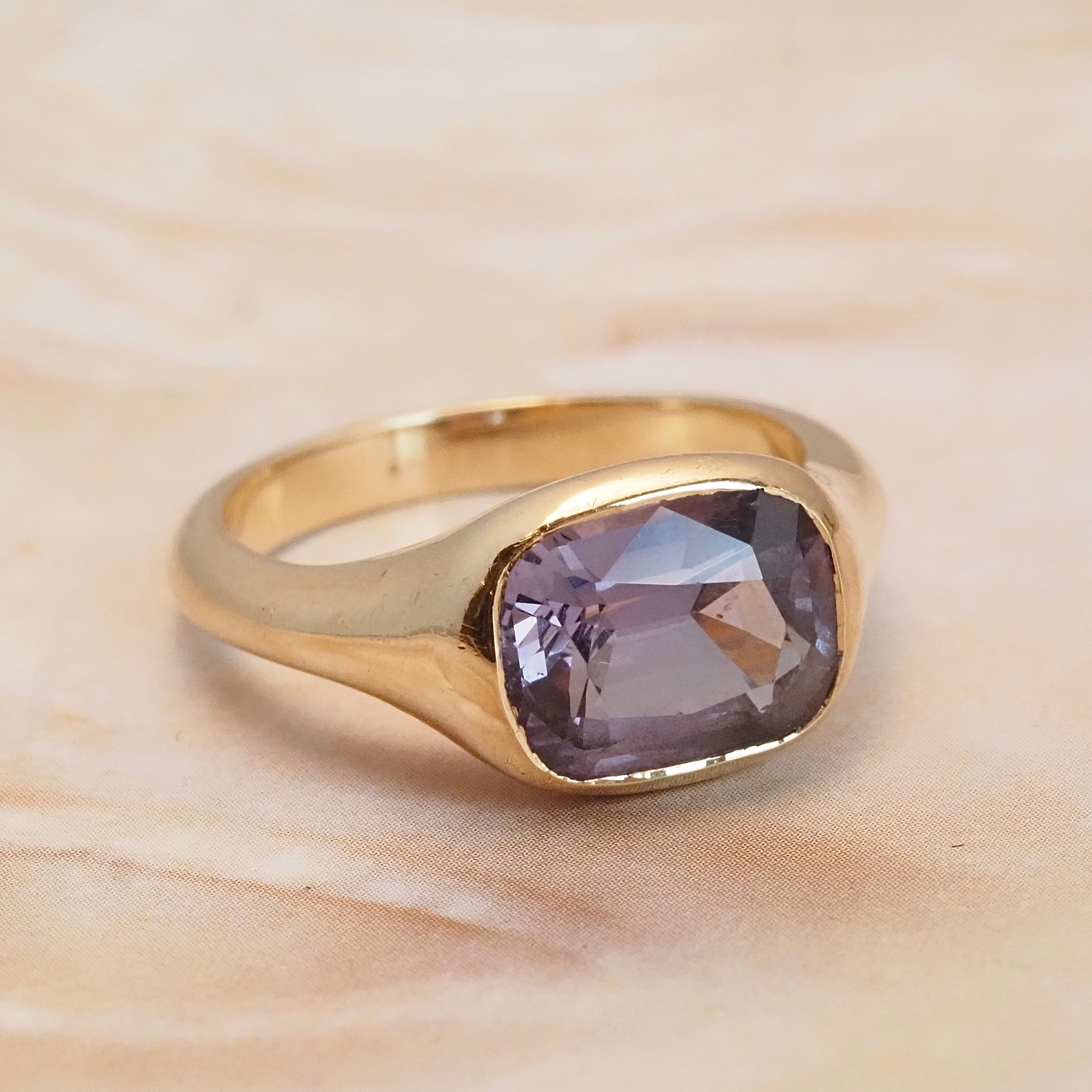 18k Gold Purple Spinel Signet Ring