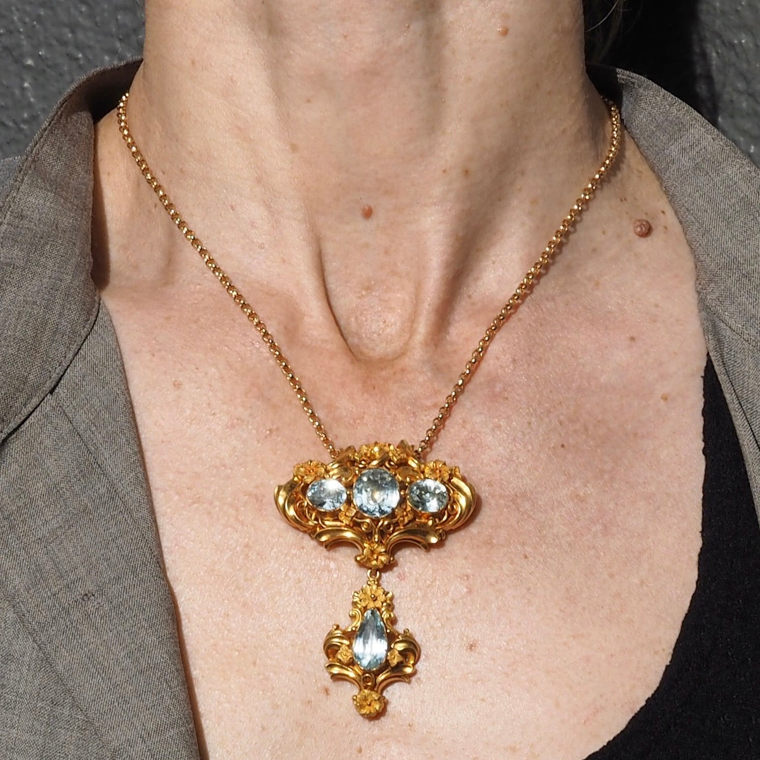 Antique Georgian Regency Style Aquamarine and Topaz Demi-Parure Suite of Gold Earrings and Pendant/Brooch