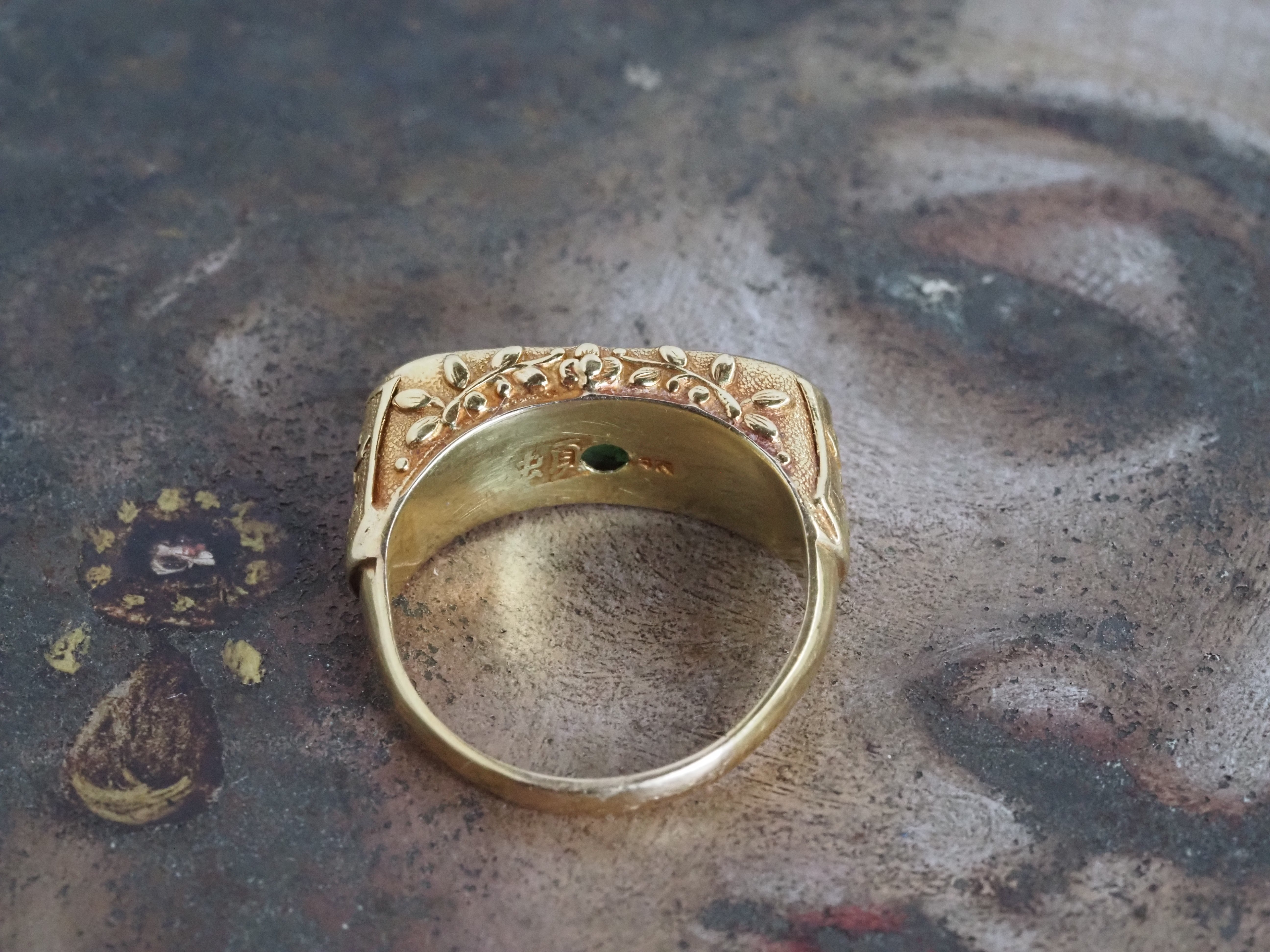 Antique Chinese 18k Gold Jade Saddle Ring