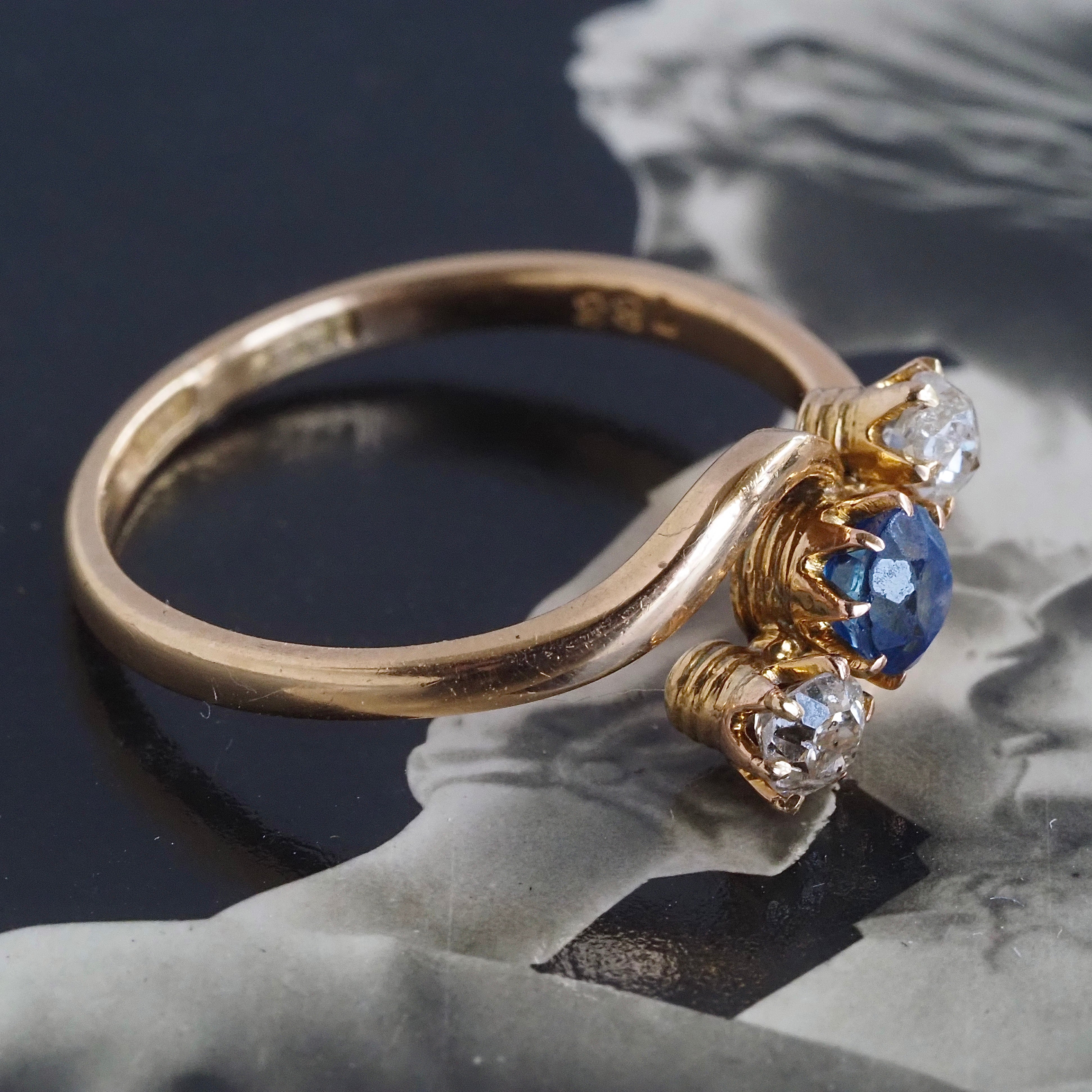 Antique Victorian 18k Gold Sapphire & Old Mine Cut Diamond Trilogy Ring