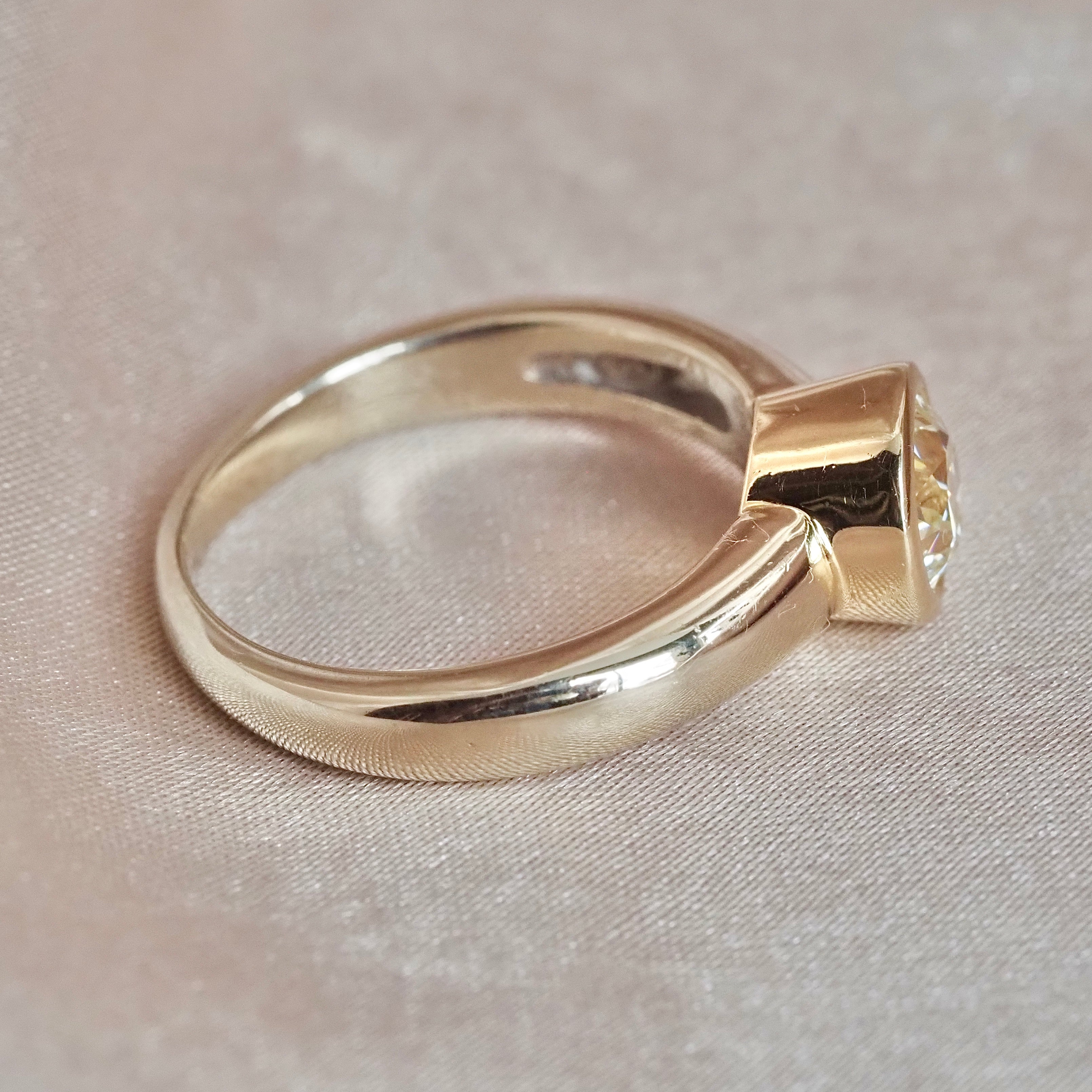 Vintage 14k White & Yellow Gold Bezel Set Old European Cut Diamond Ring