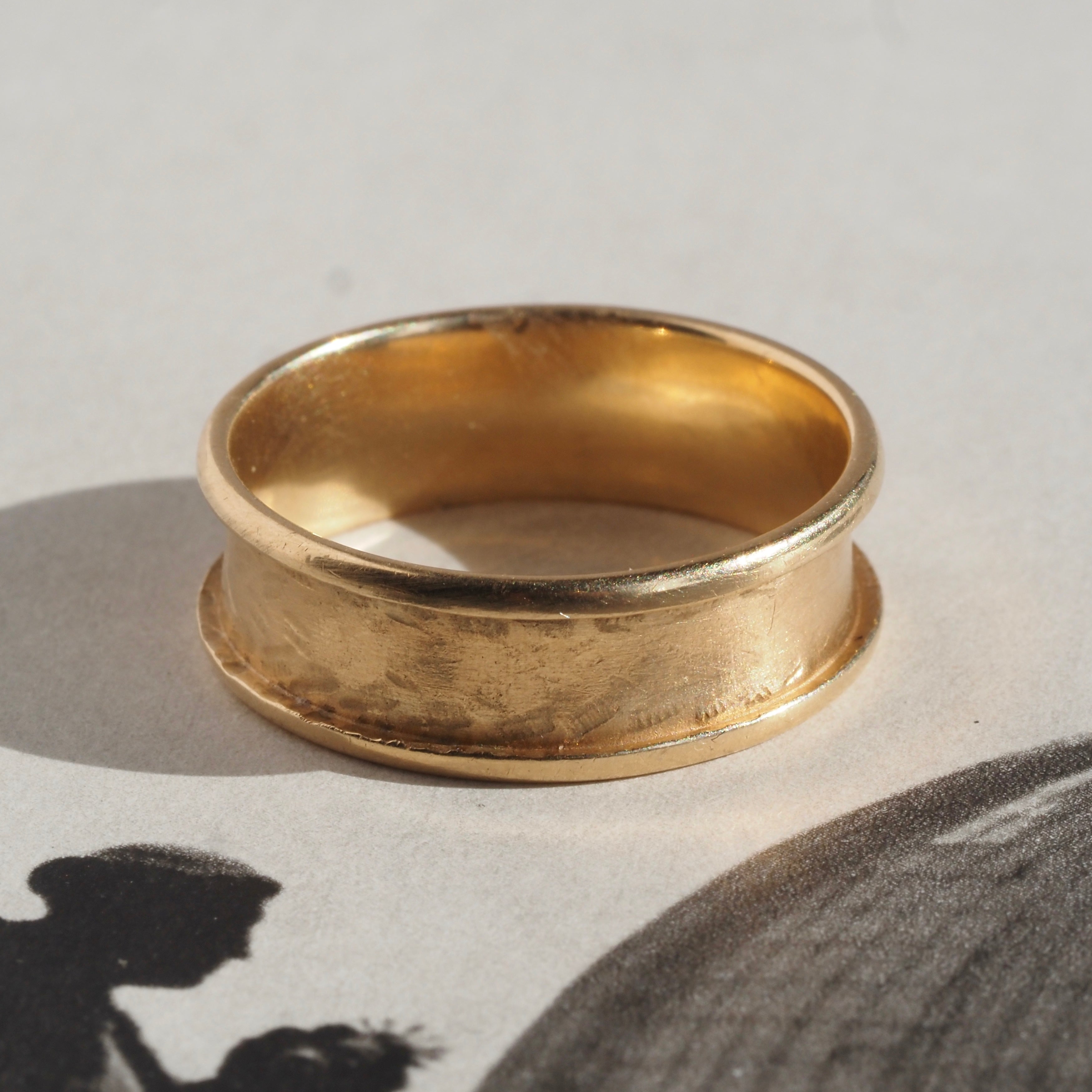 Vintage ArtCarved 14k Gold Wide Band