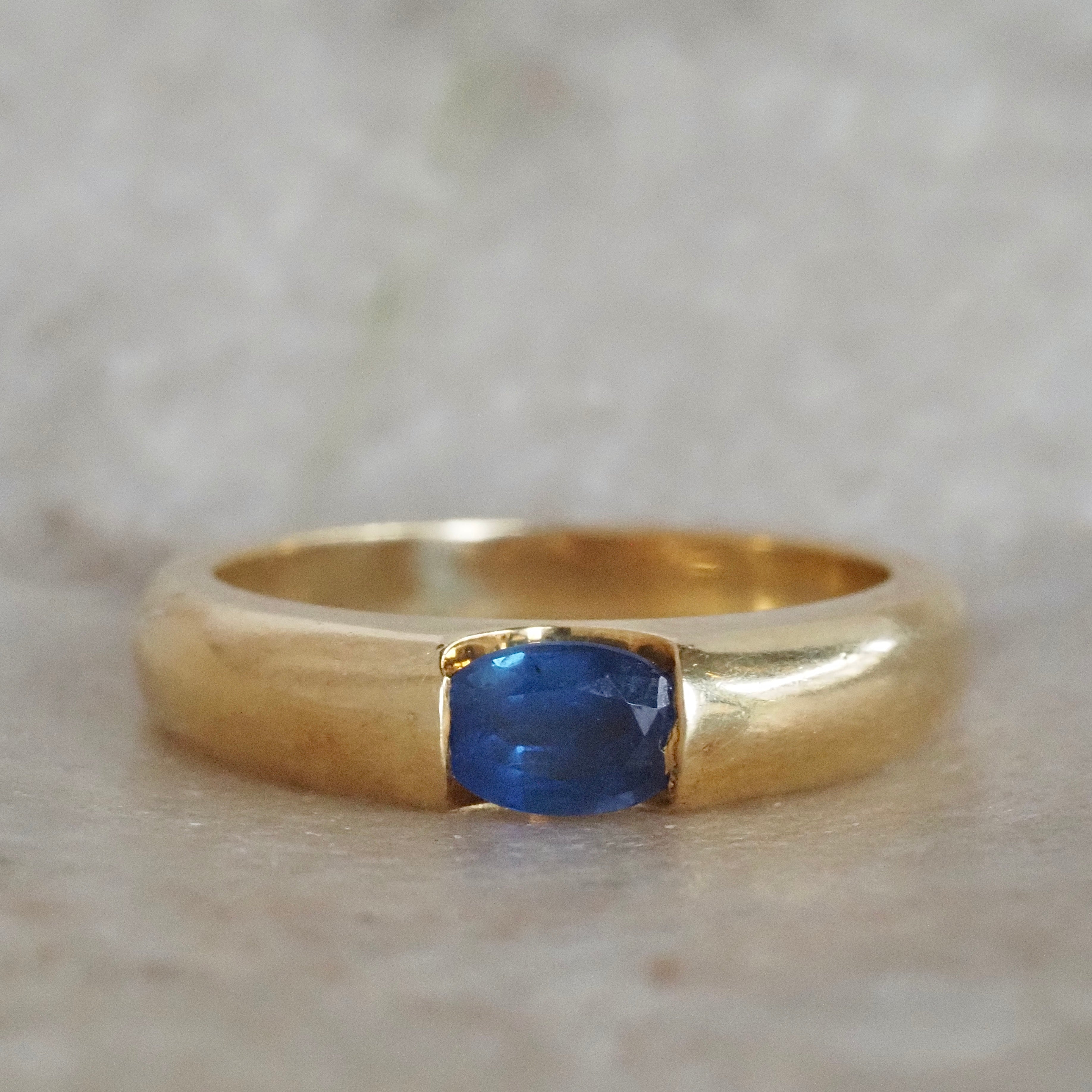 Vintage 18k Gold Sapphire Ring