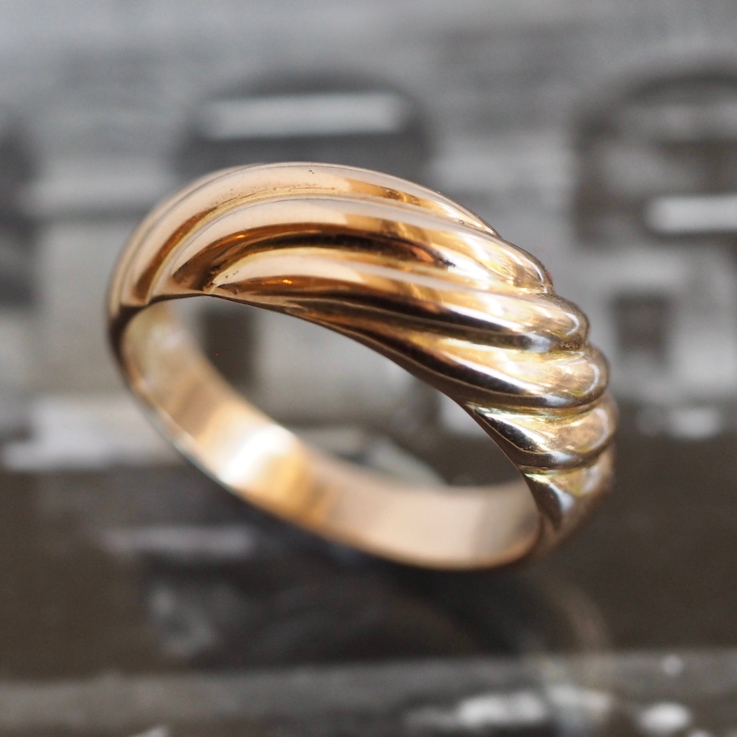 Vintage 18k Gold Shrimp Ring