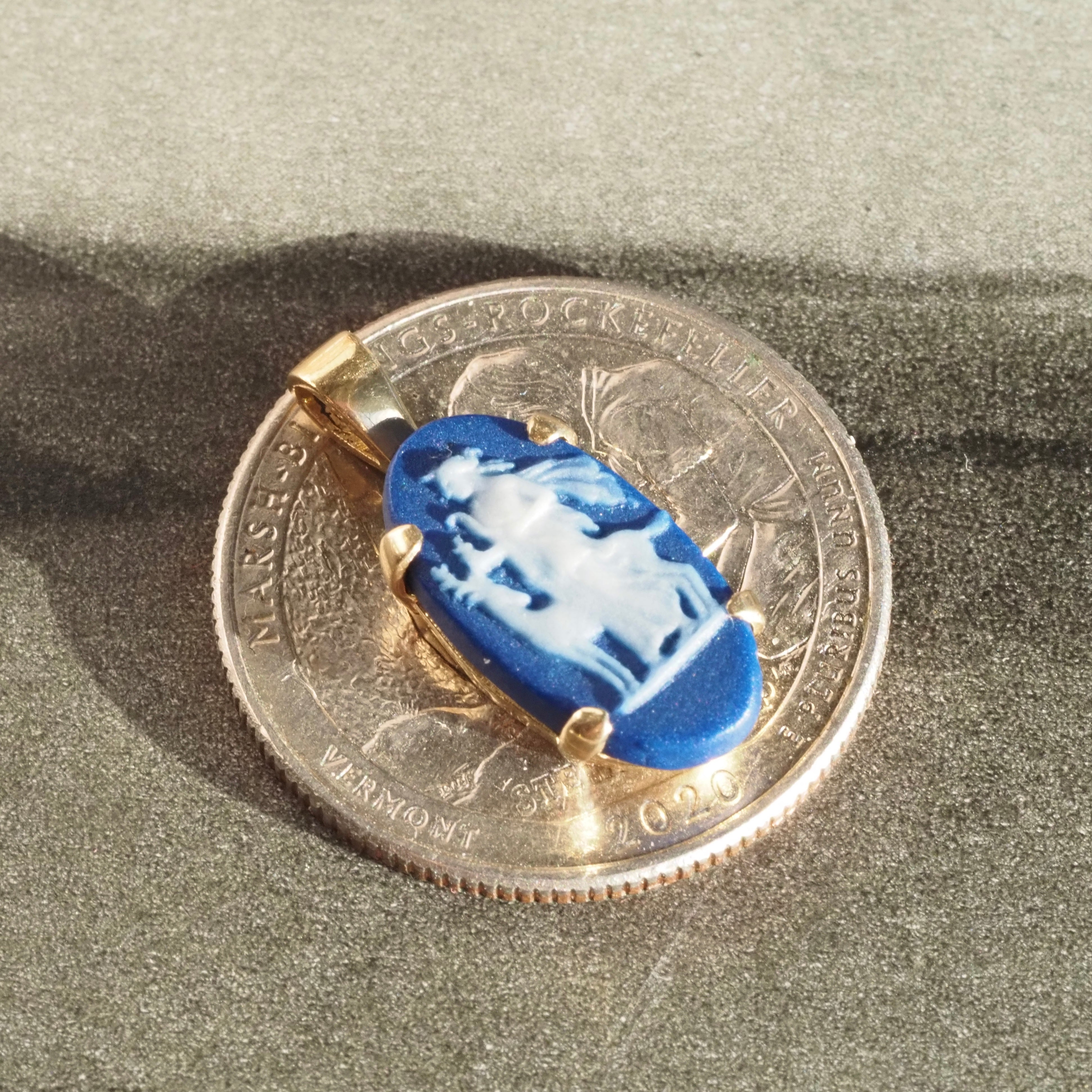 Vintage Diana & Stag Cameo 14k Gold Pendant