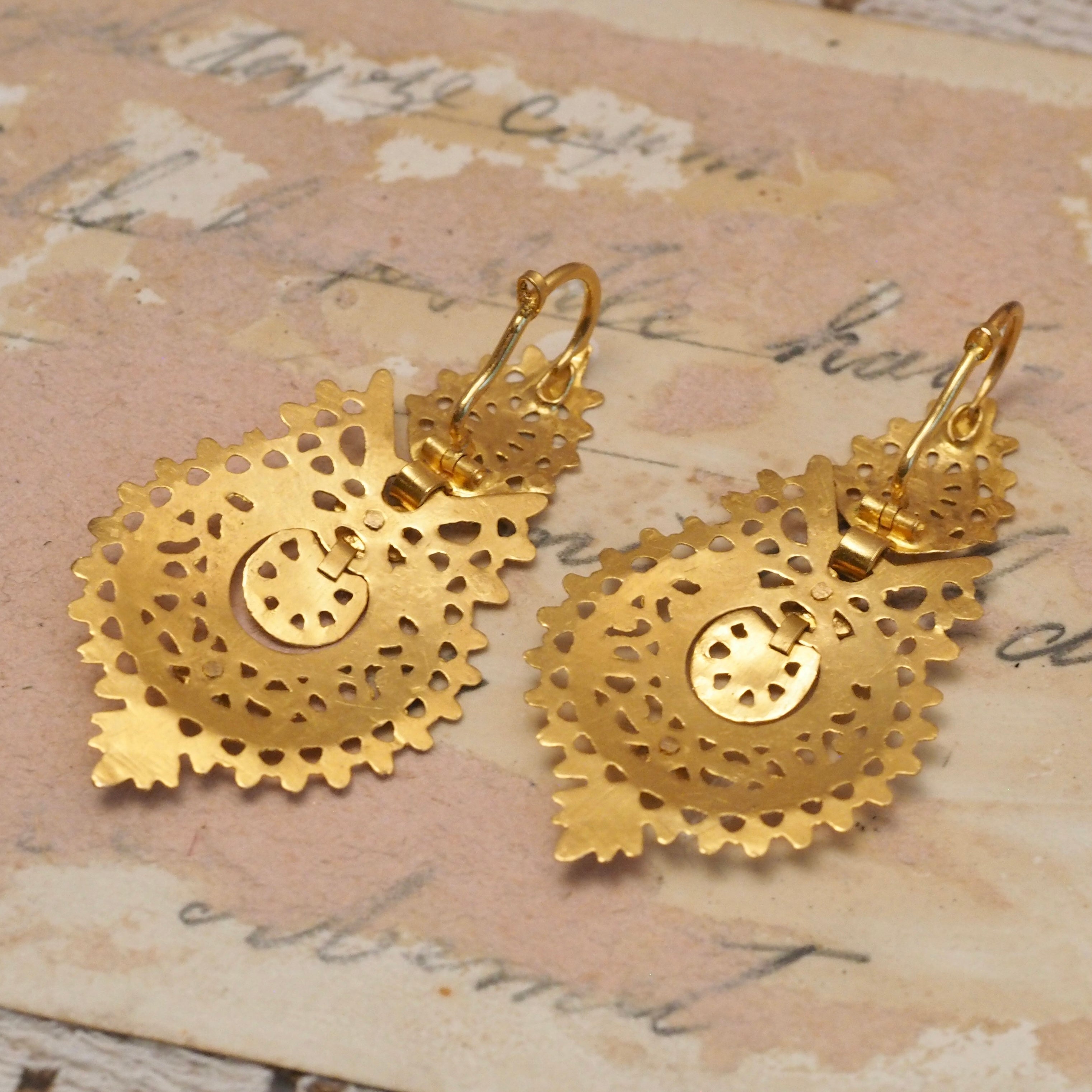 Vintage Portuguese 19k Gold Queen Earrings