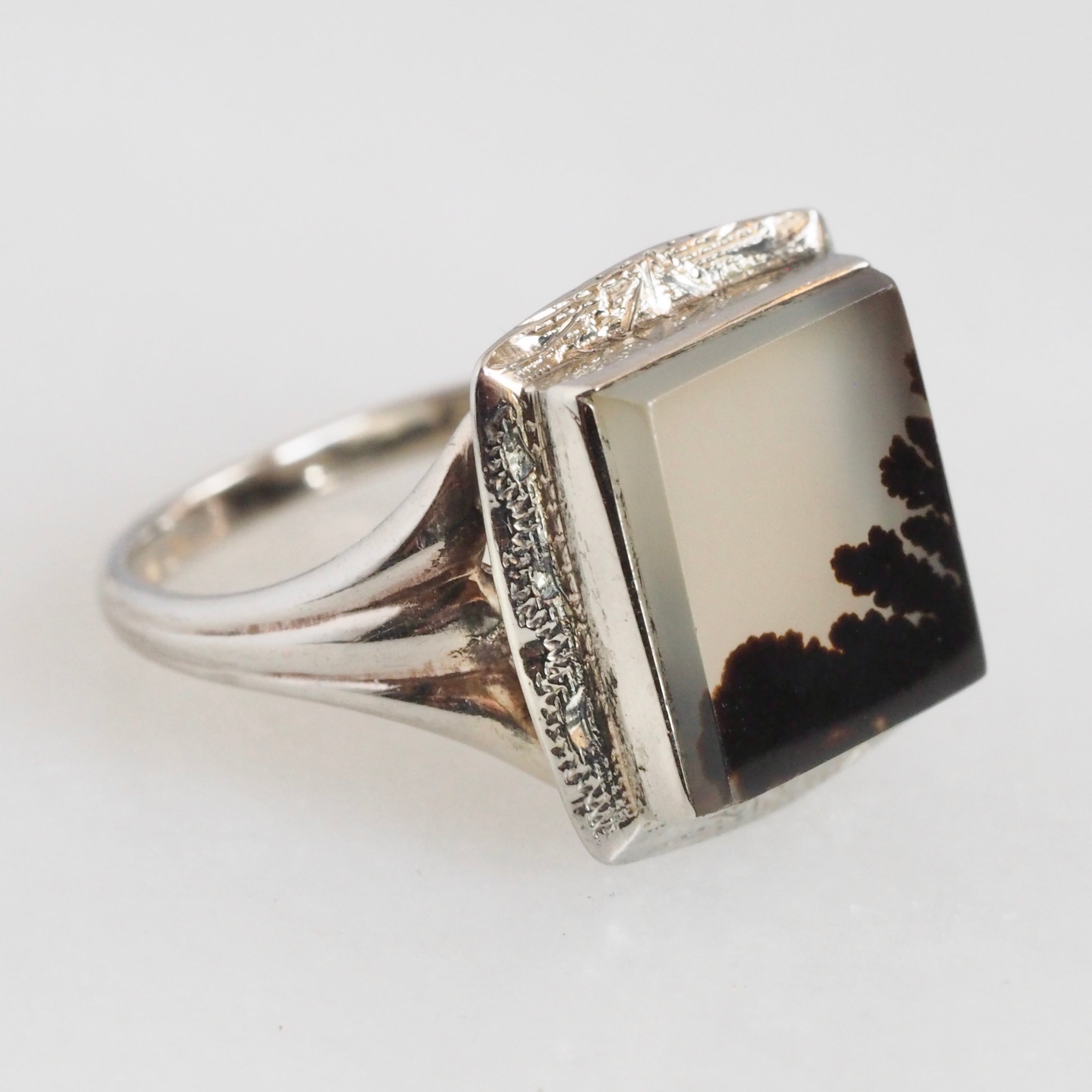 Antique Art Deco 10k White Gold Agate Ring