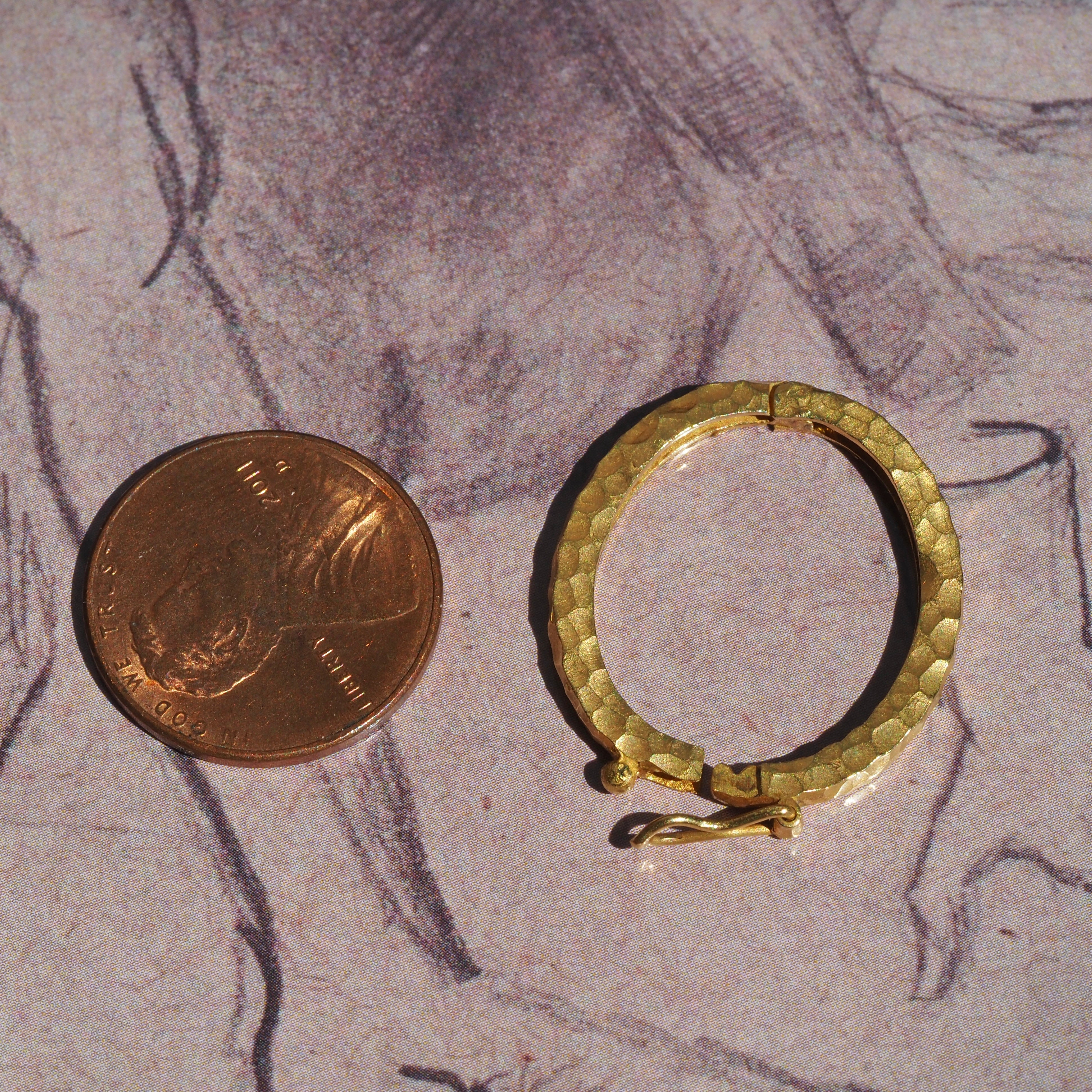 Vintage Portuguese 19k Gold Hammered Hinged Charm Holder