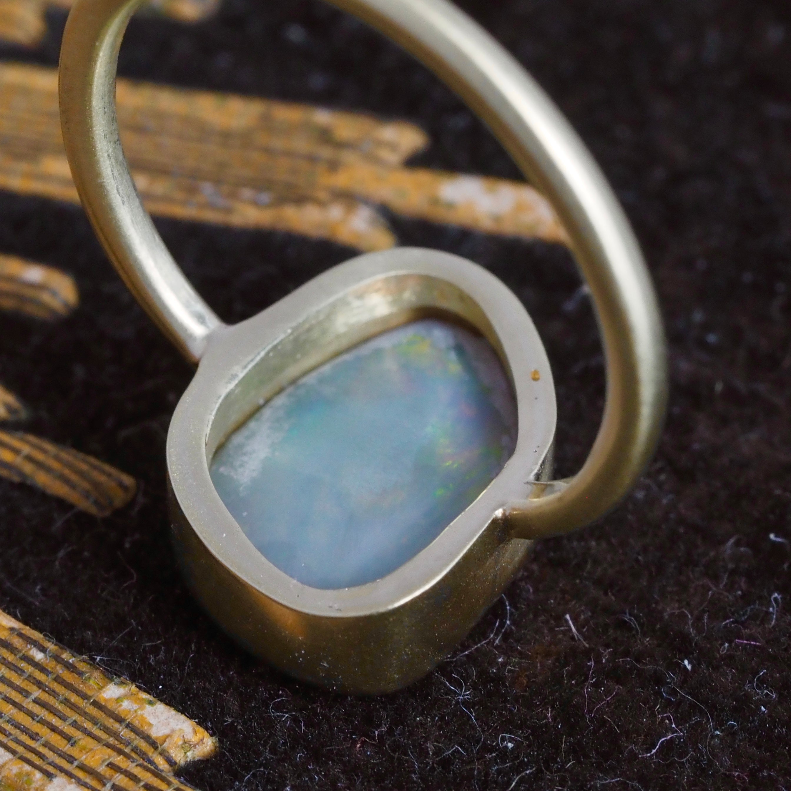 Opal 18k Gold Ring
