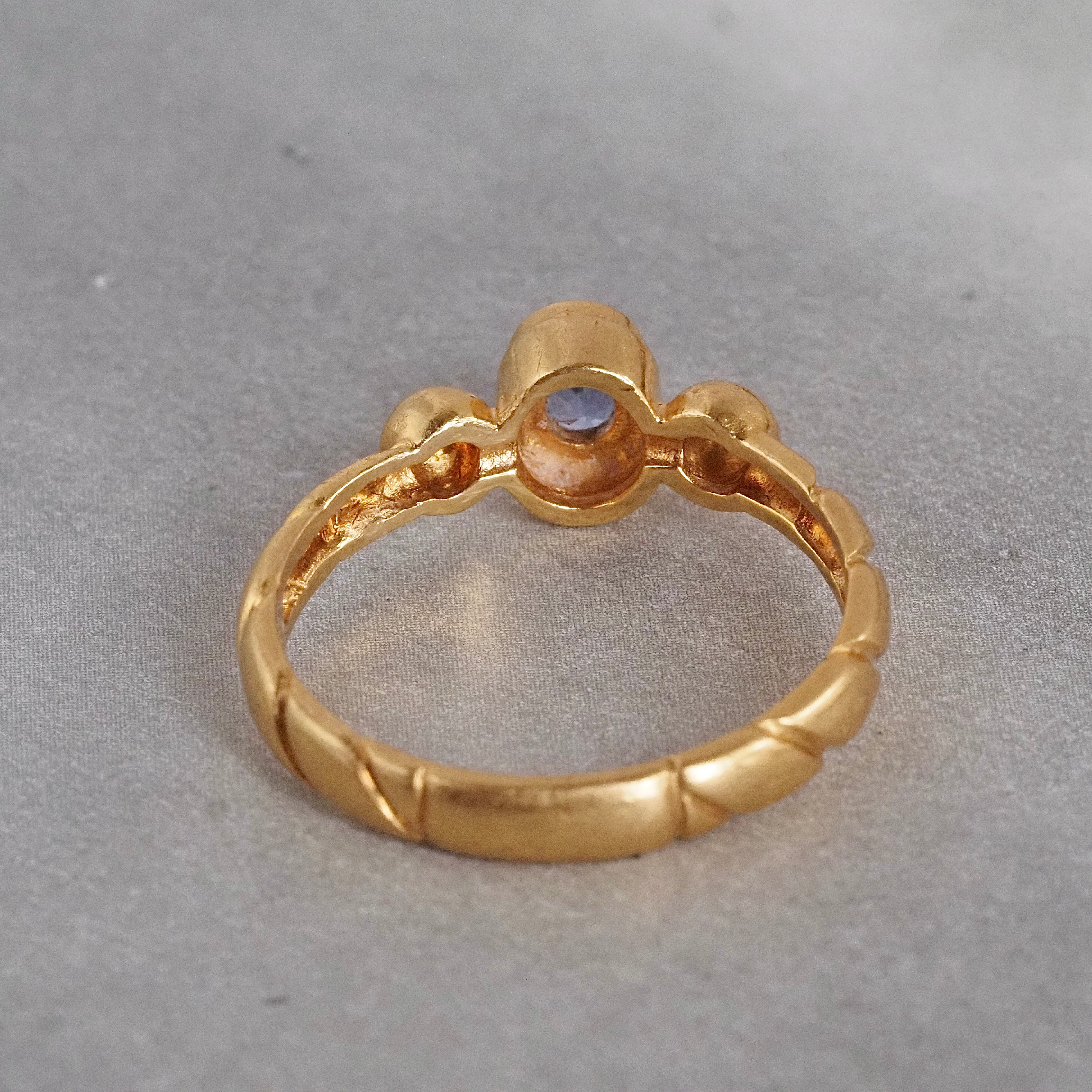 Vintage Sapphire Bezel Set 18k Gold Ring