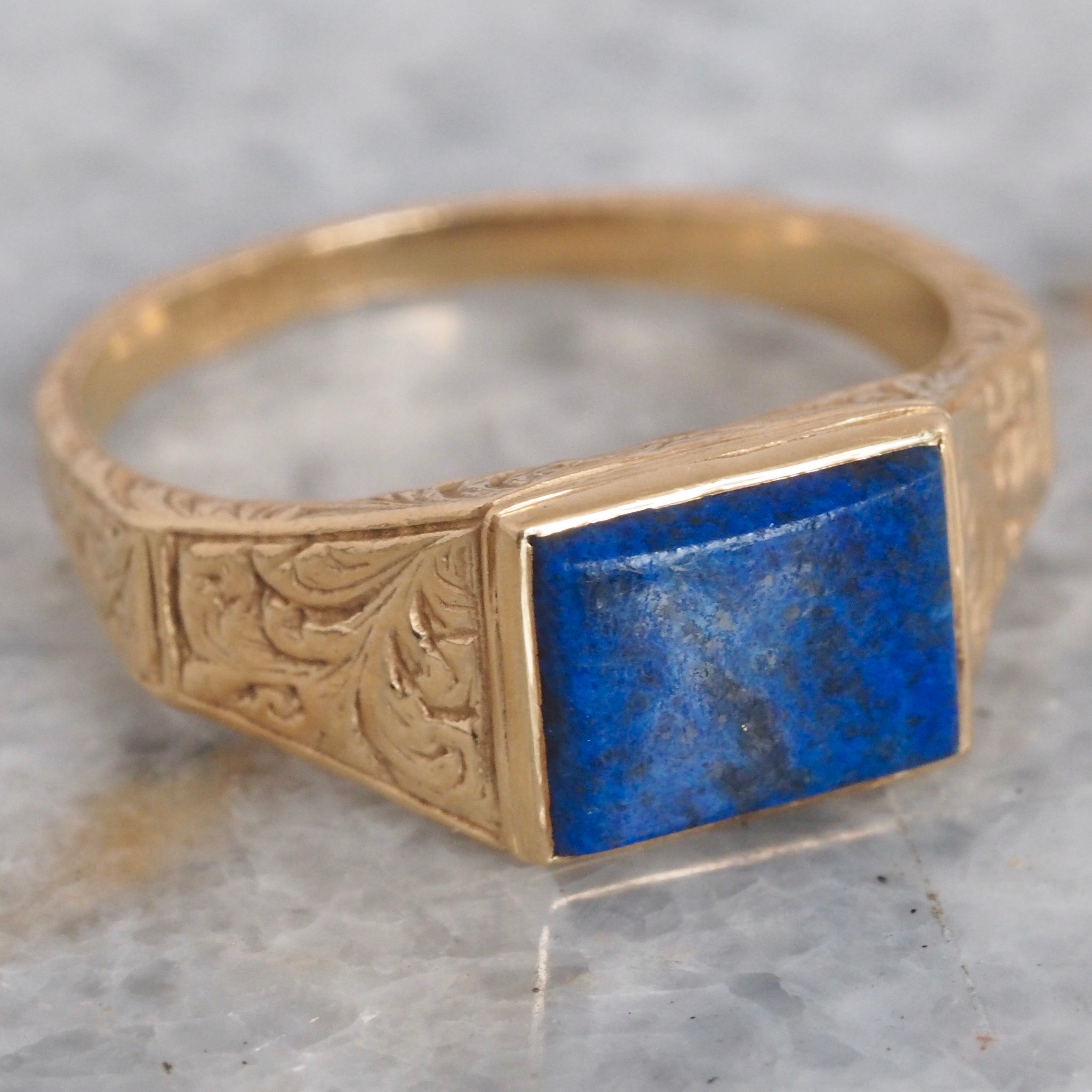 Vintage 14k Gold Lapis Ring