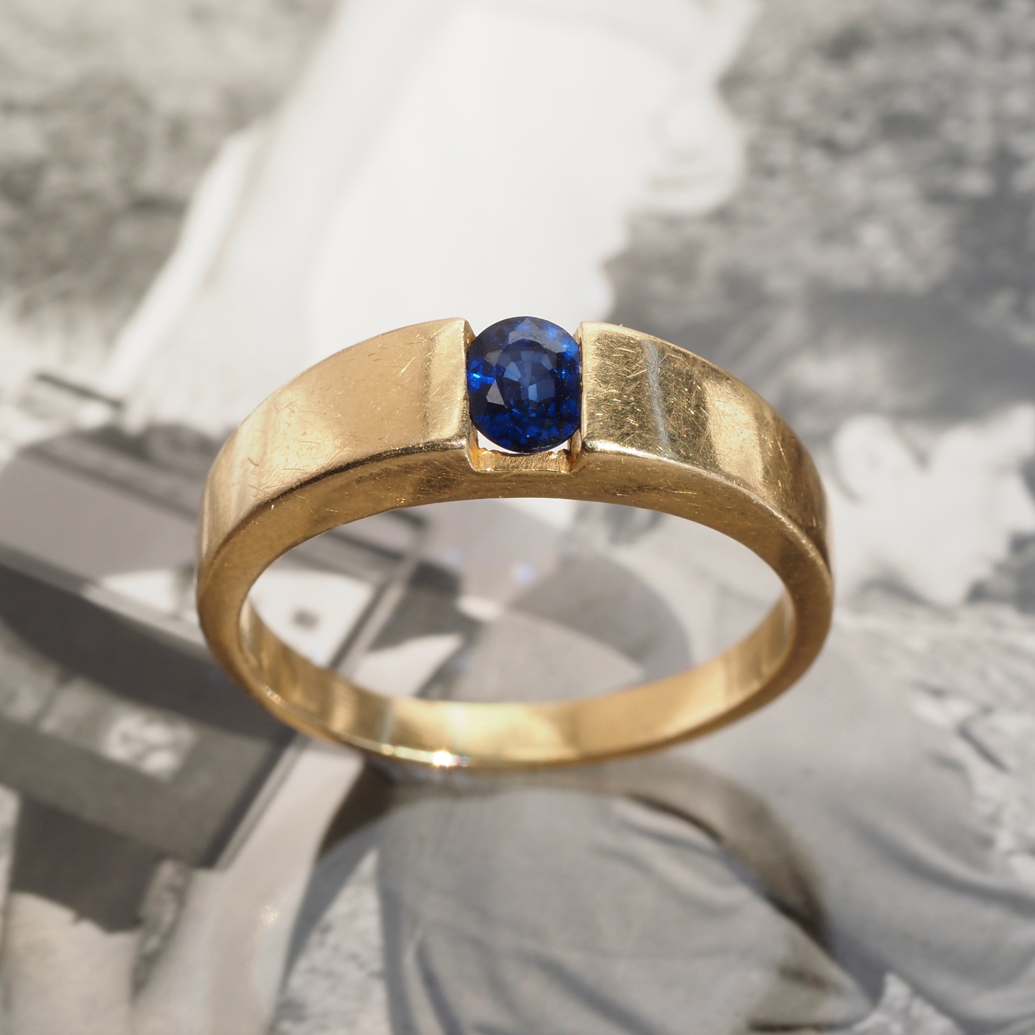 Vintage 18k Gold Natural Sapphire Band