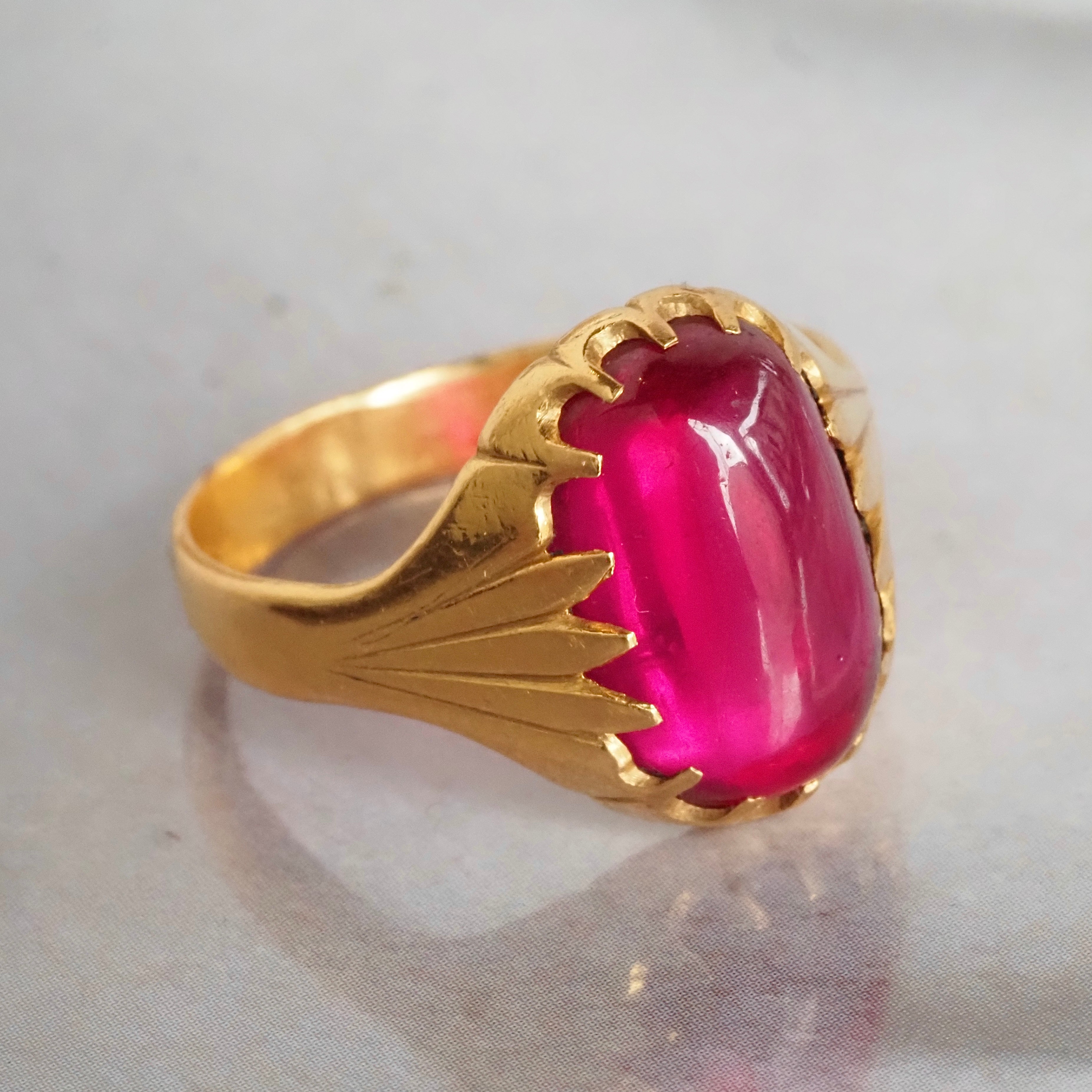 Vintage 22k Gold Ruby Cabochon Ring
