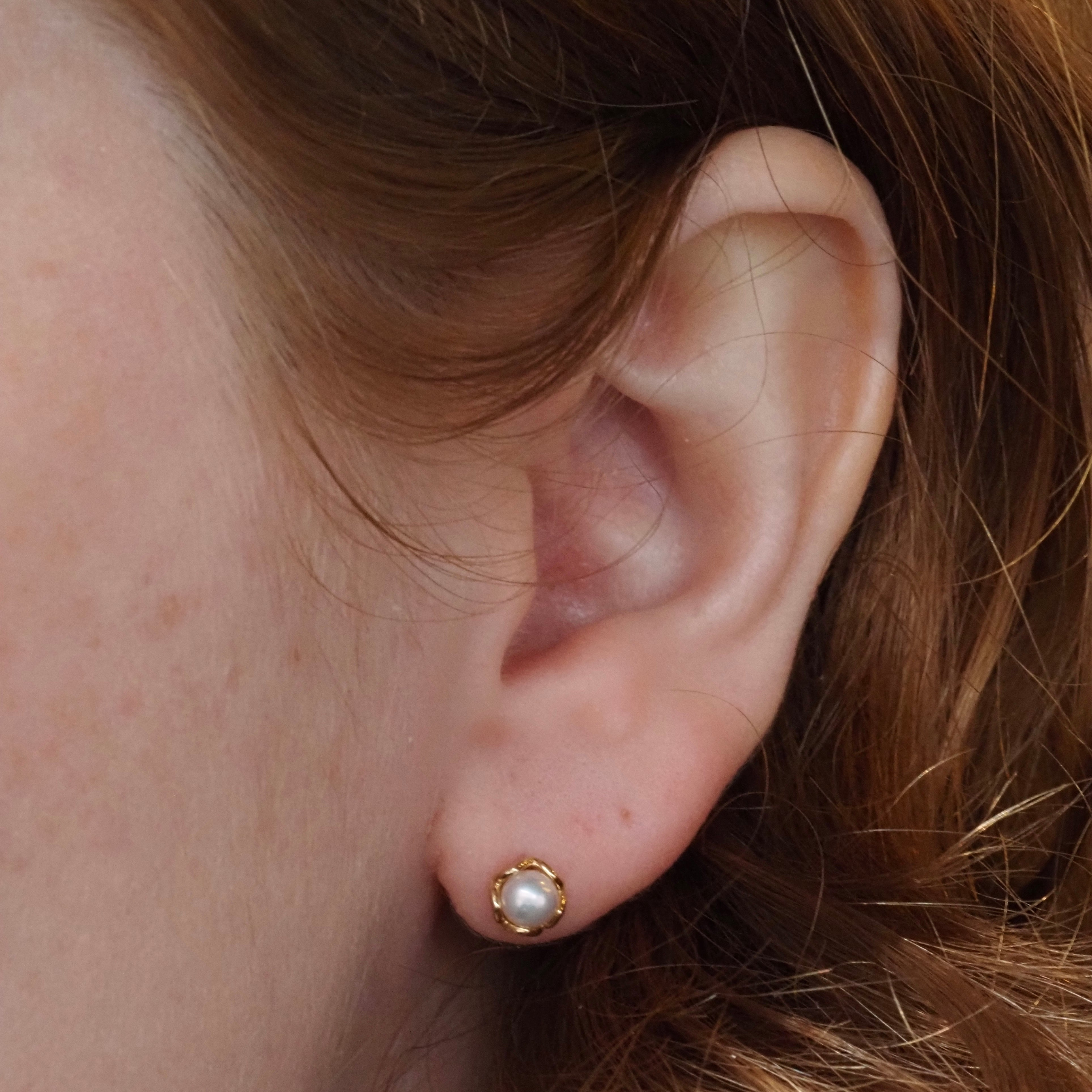 Vintage Pearl 14k Gold Stud Earrings