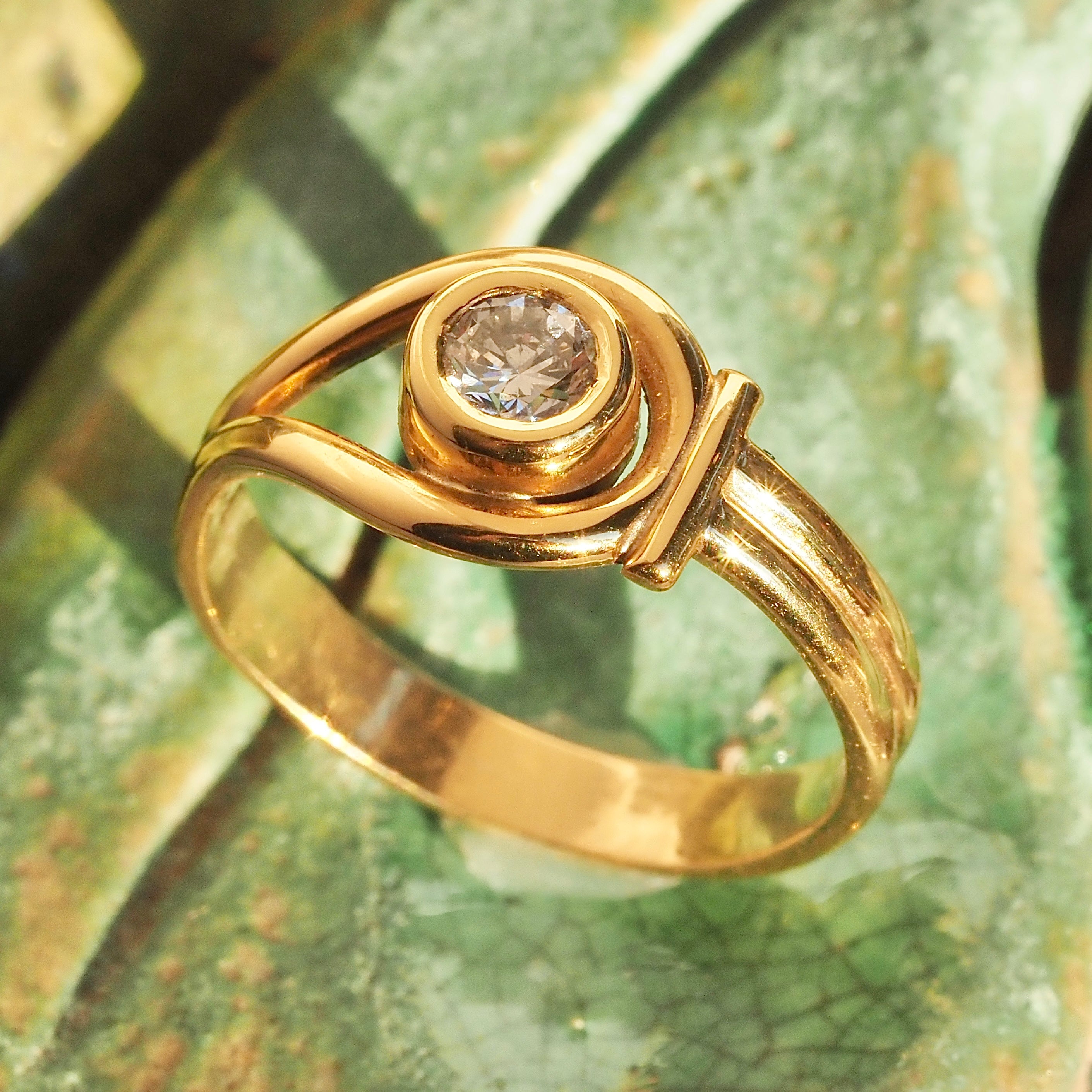Vintage Portuguese Diamond Loop 19k Gold Ring