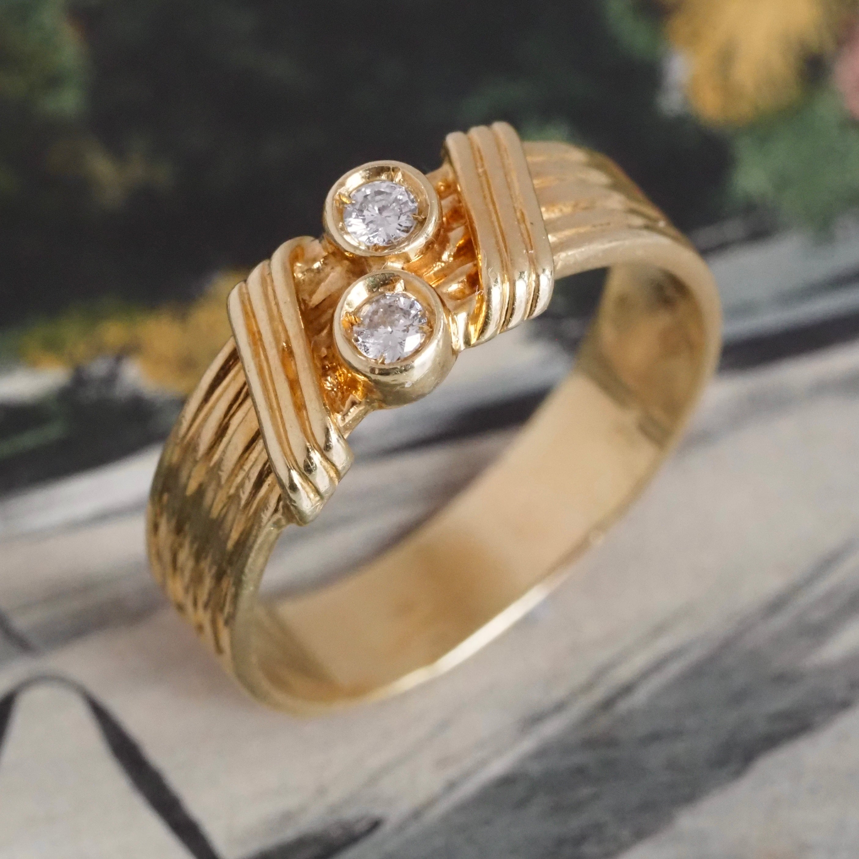 Vintage Double Diamond Fluted 18k Gold Ring
