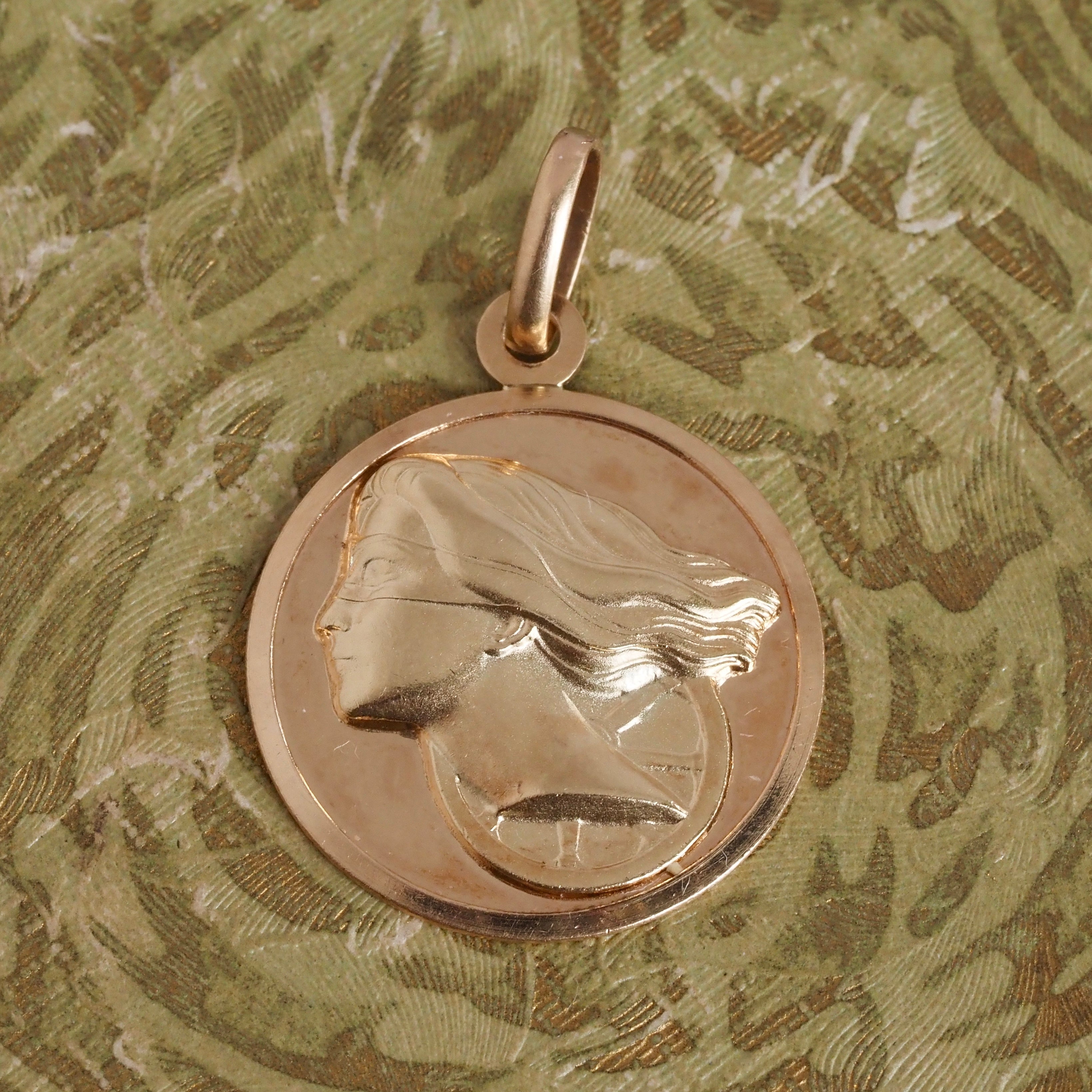 Vintage Italian 18k Gold Fortuna Goddess of Fortune Pendant