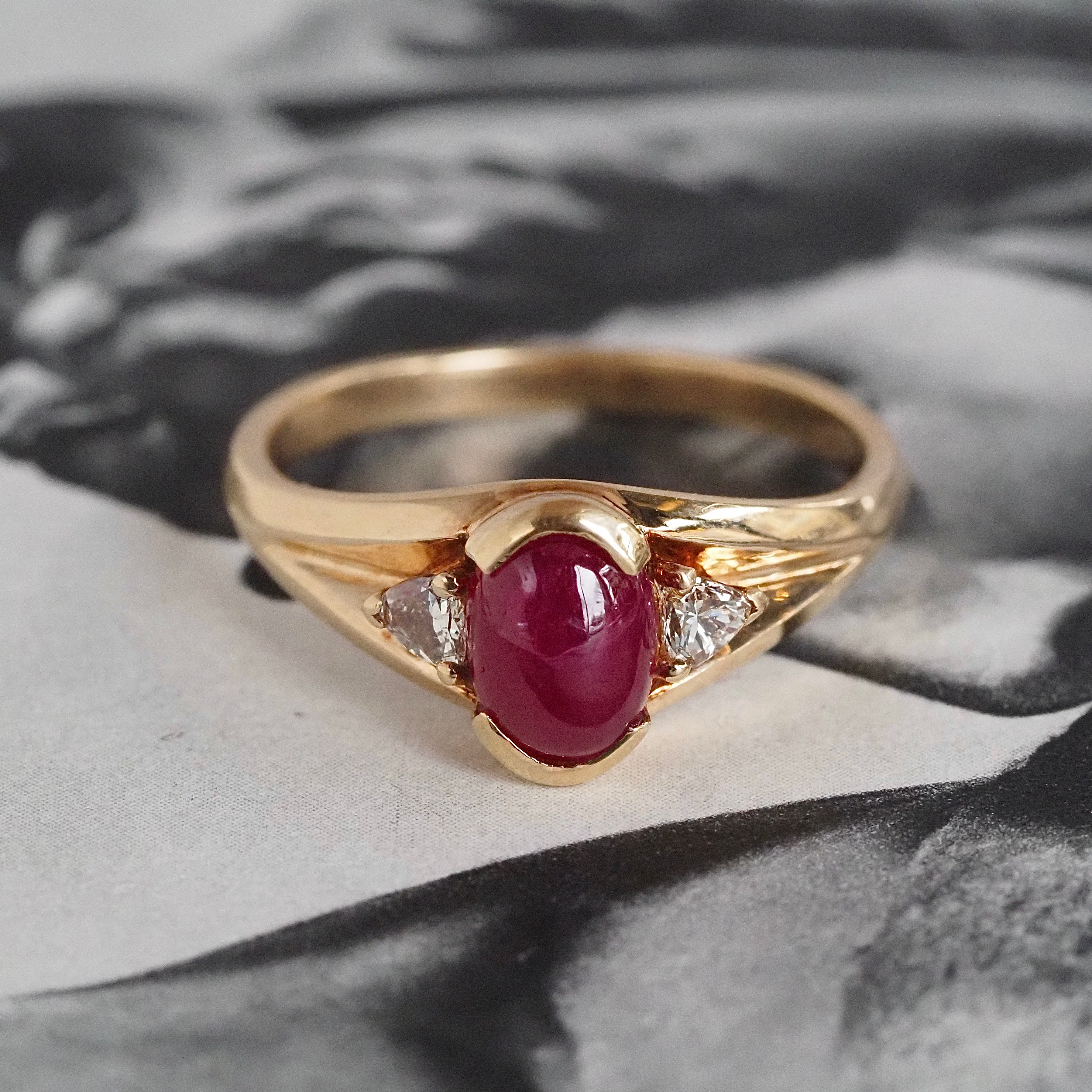 Vintage Natural Ruby Cabochon Trillion Cut Diamond 14k Gold Ring