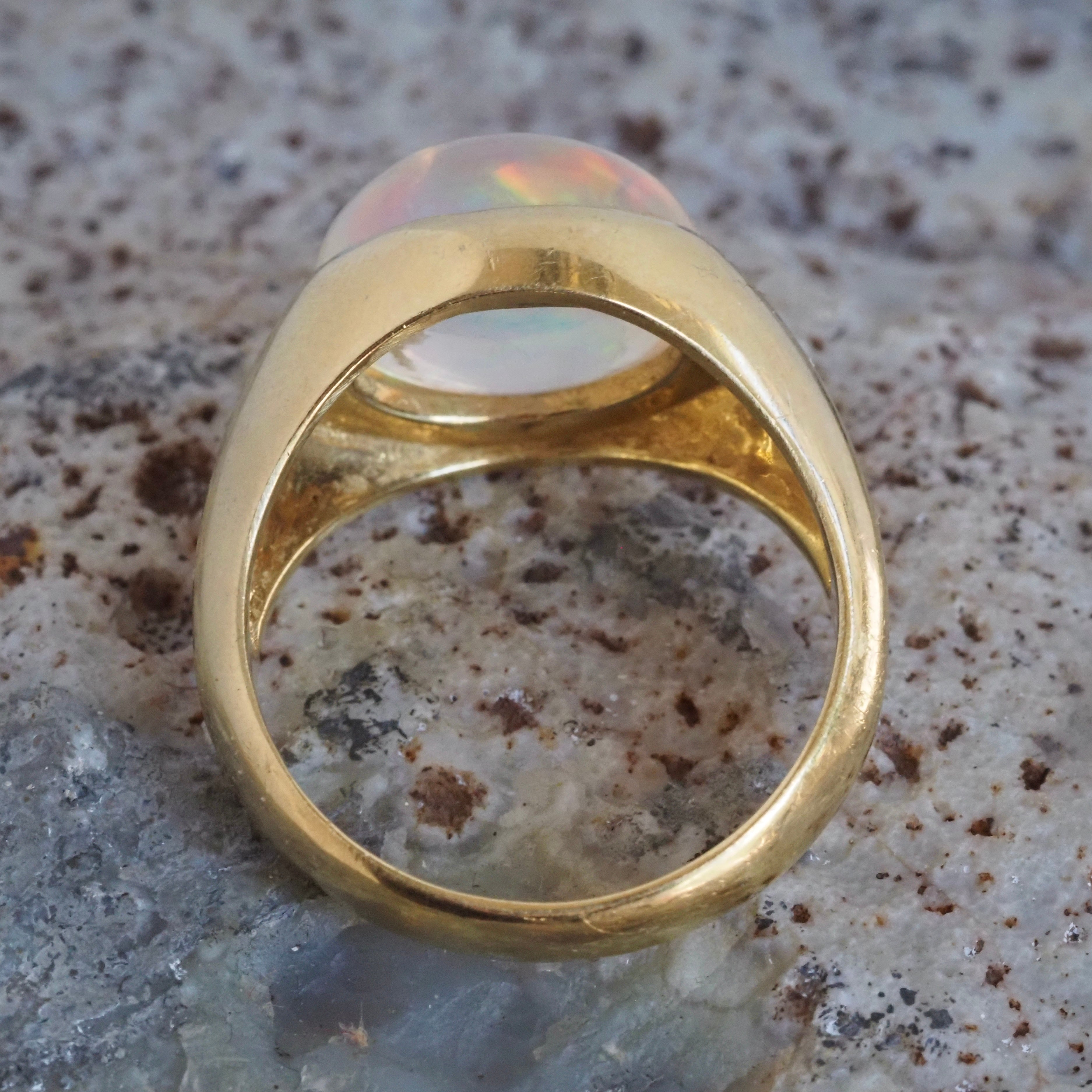 Jelly Opal Cabochon 18k Gold Dome Ring