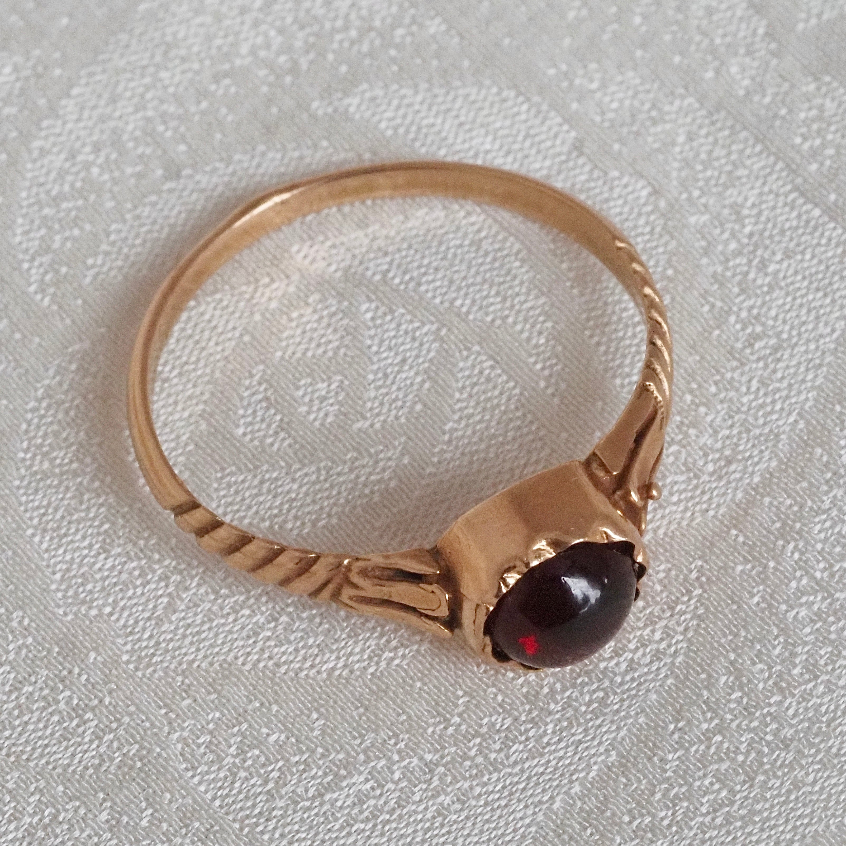 Antique Victorian Garnet 14k Gold Ring