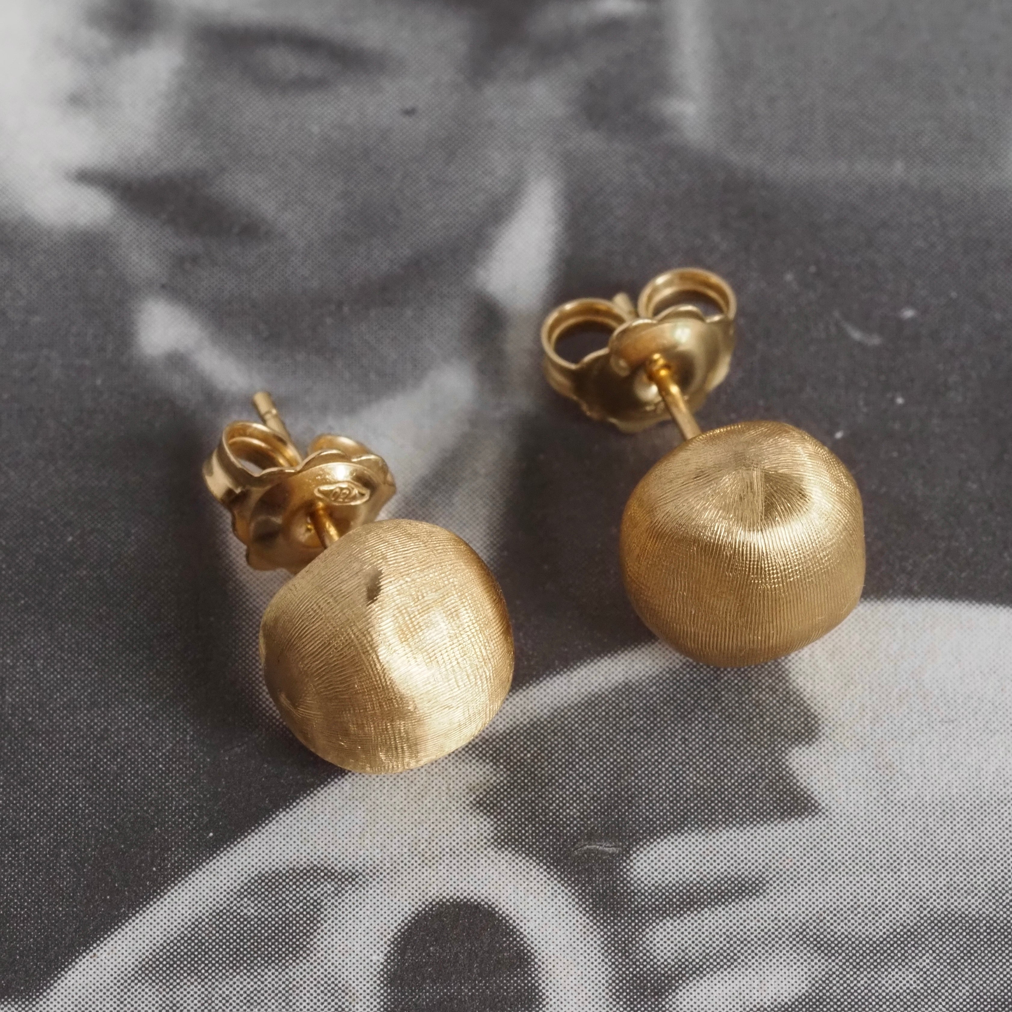 Vintage Organic Brushed Ball 18k Gold Stud Earrings