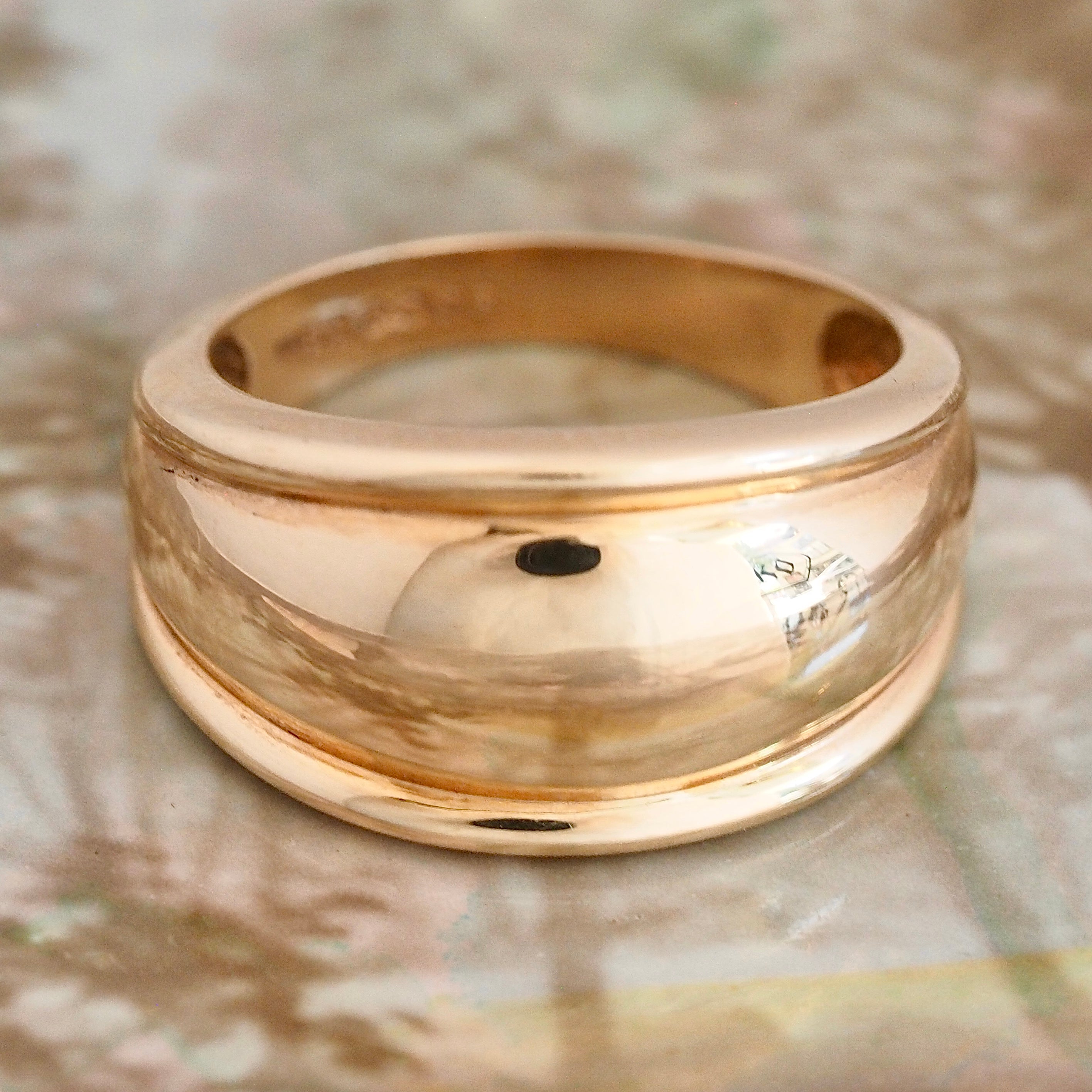 Vintage 14k Gold Ridged Dome Band