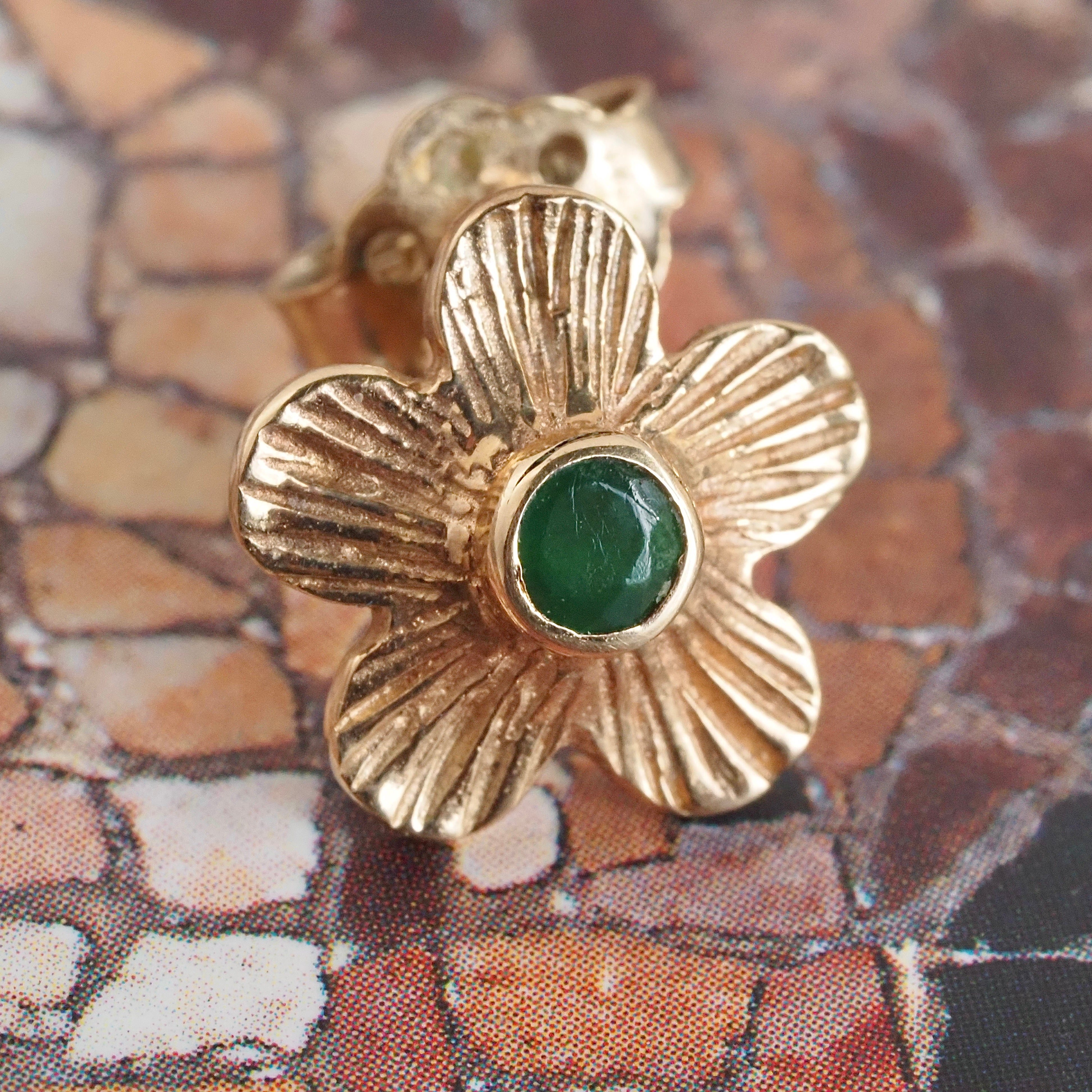 Vintage Emerald Flower 9k Studs
