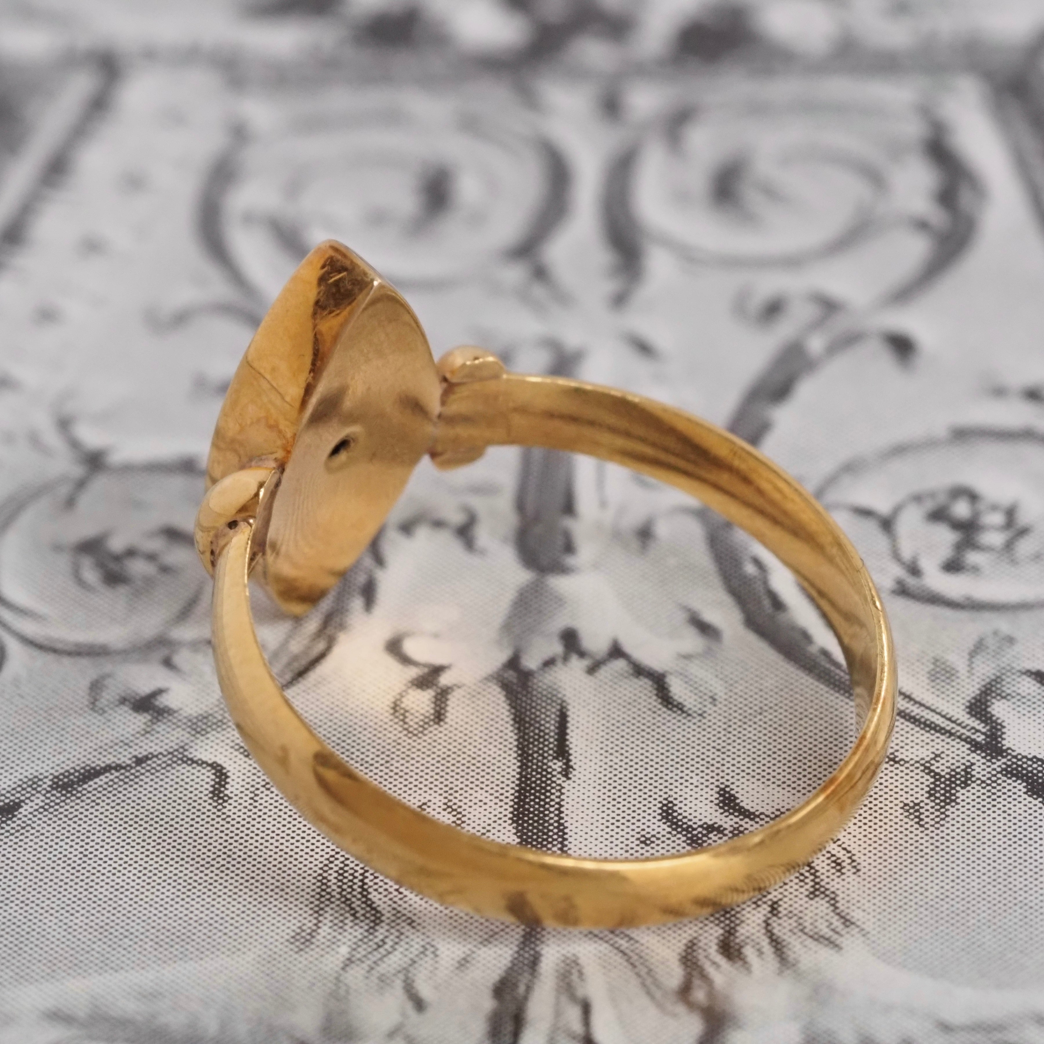 Antique Victorian 18k Gold Ceramic Mary Navette Ring