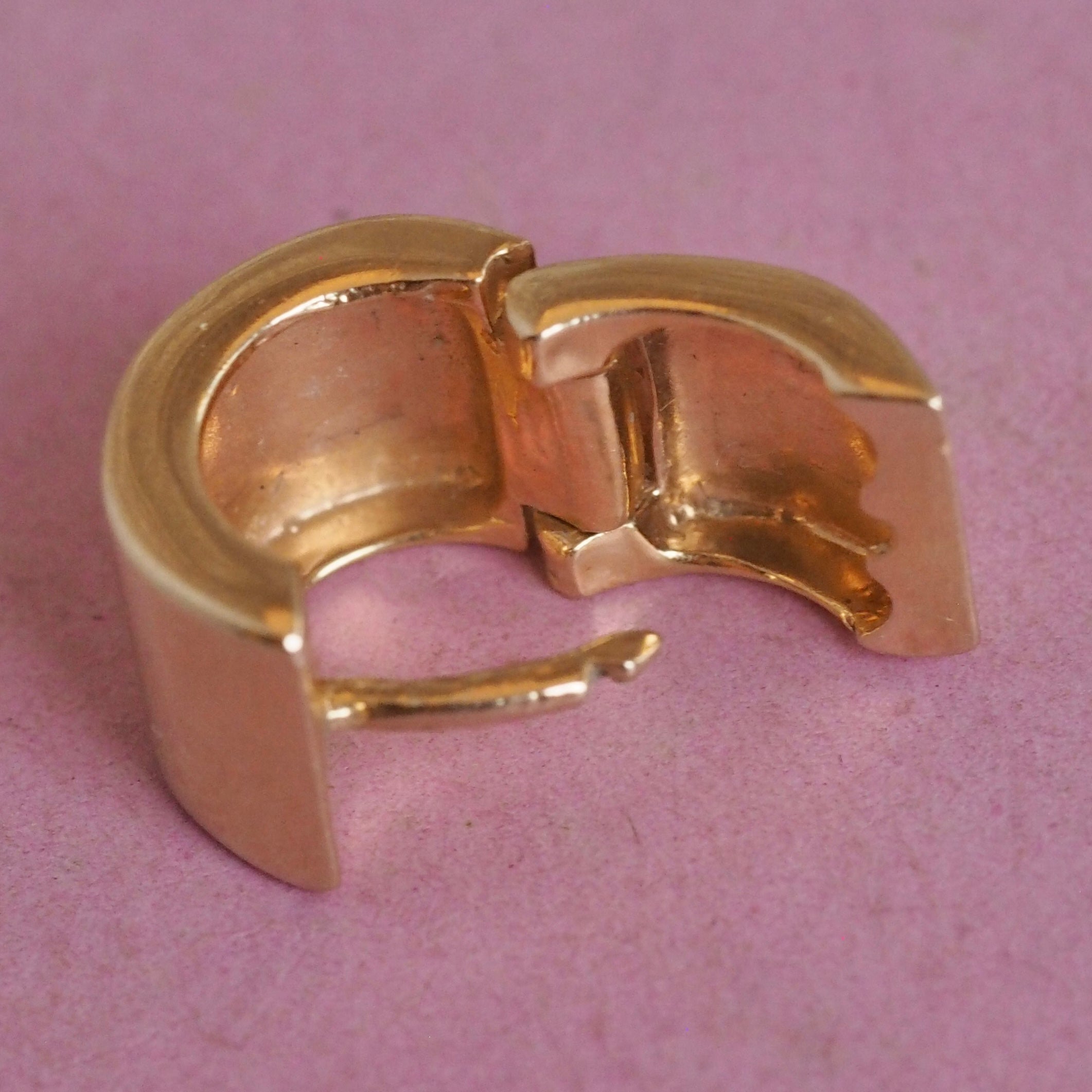 Vintage 14k Gold Hinged Huggie Hoops