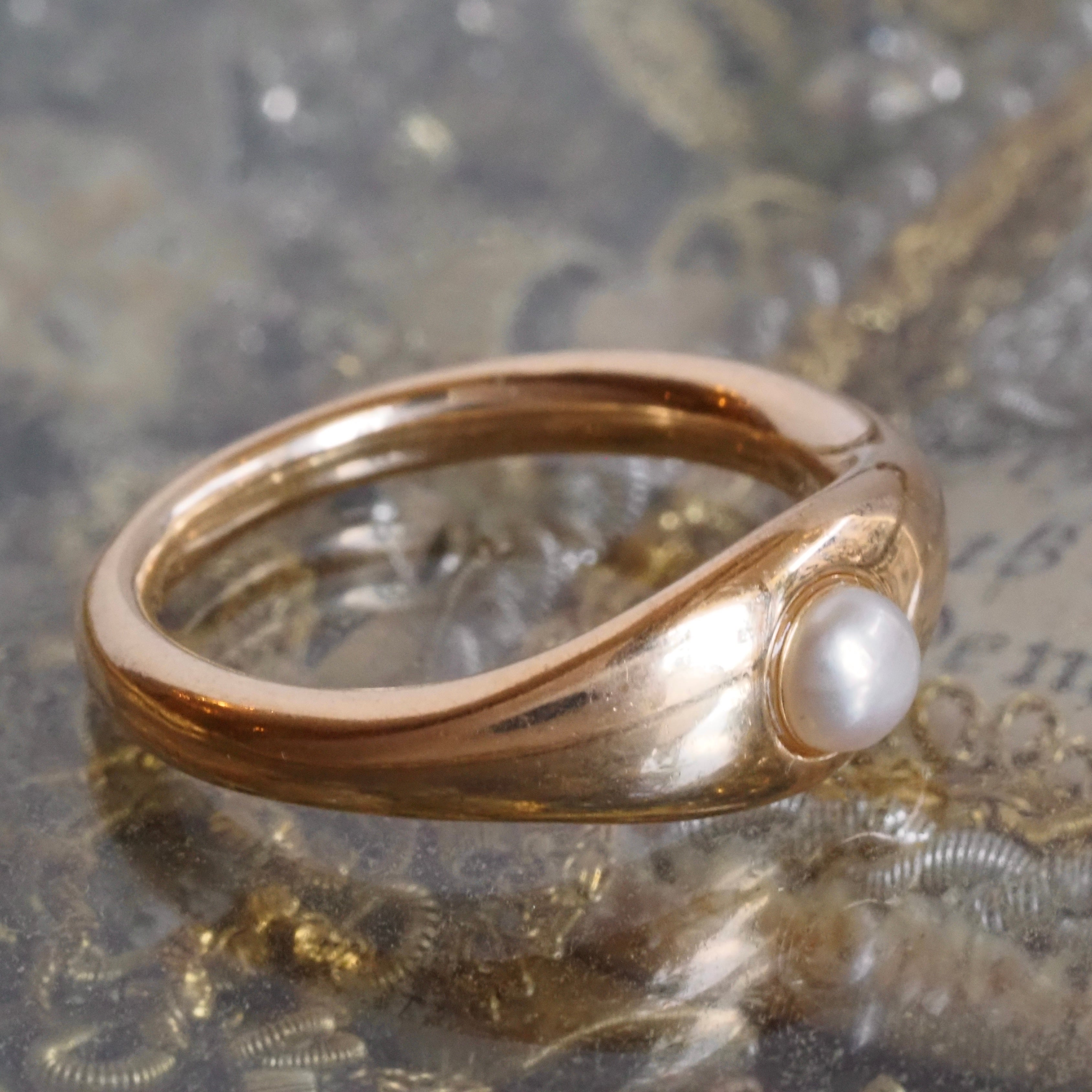 Vintage Flush Set Pearl 14k Gold Ring