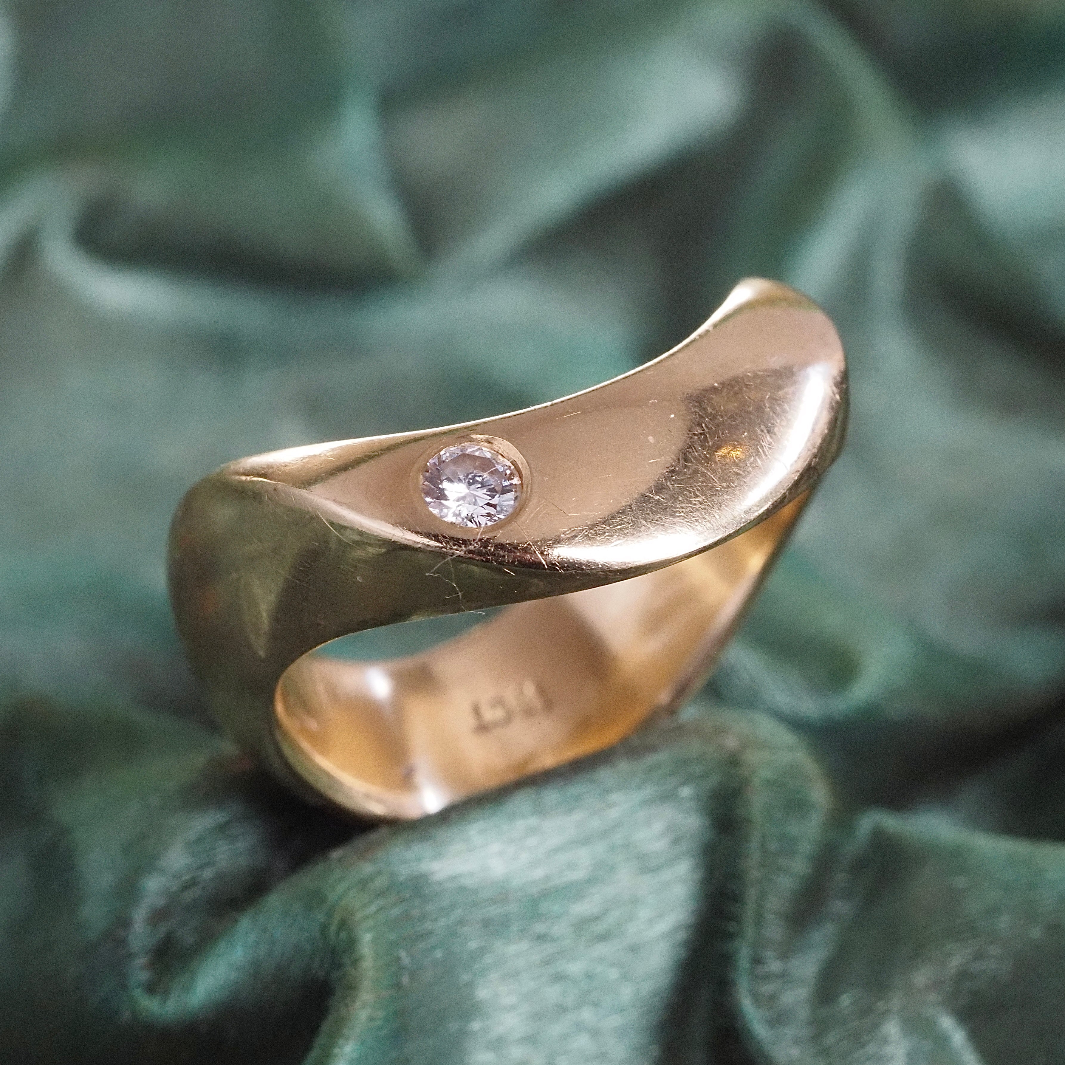 Vintage Mid-Century Diamond 18k Gold Wave Ring