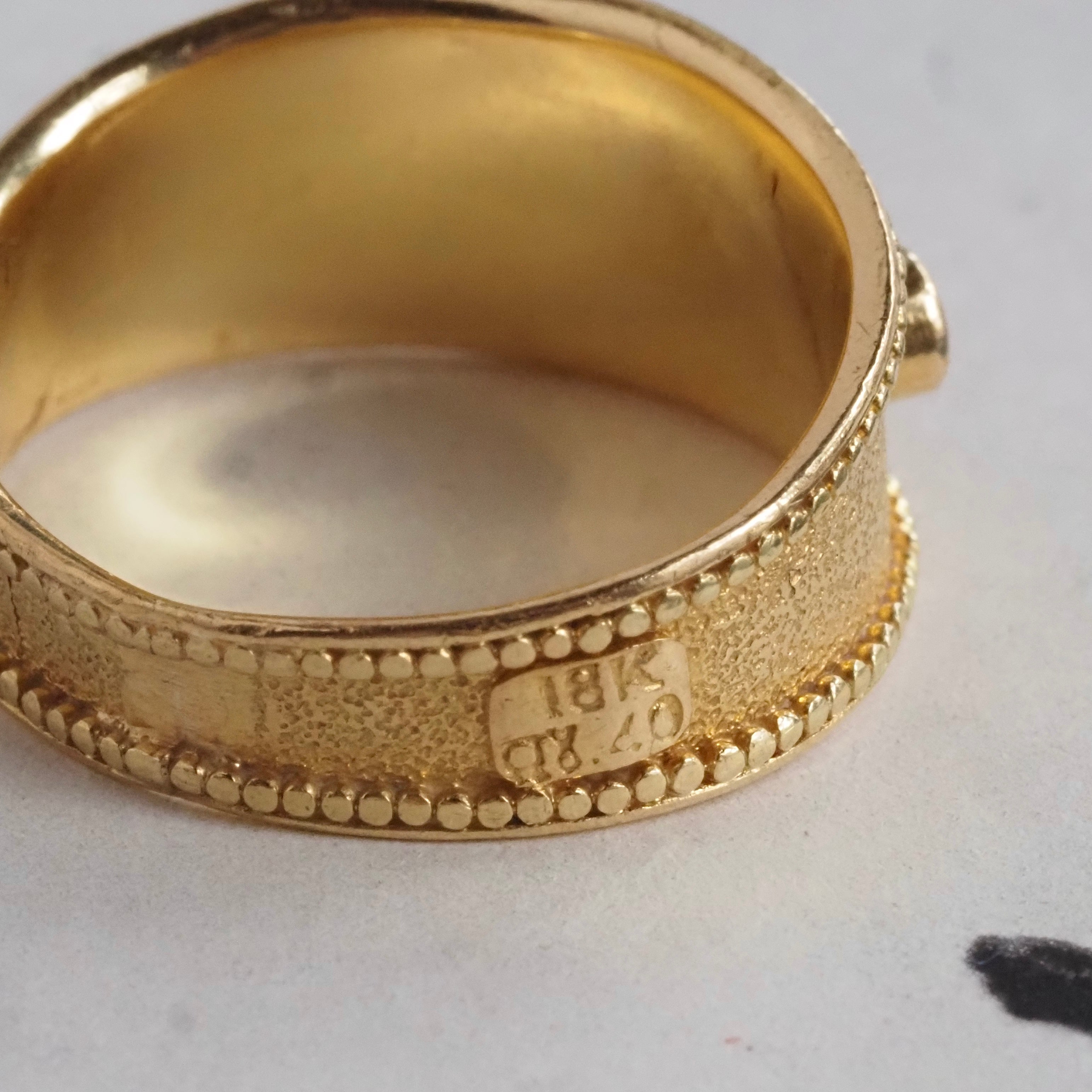 Vintage Ancient Greek Style Ruby and Emerald 18k Gold Tapered Band