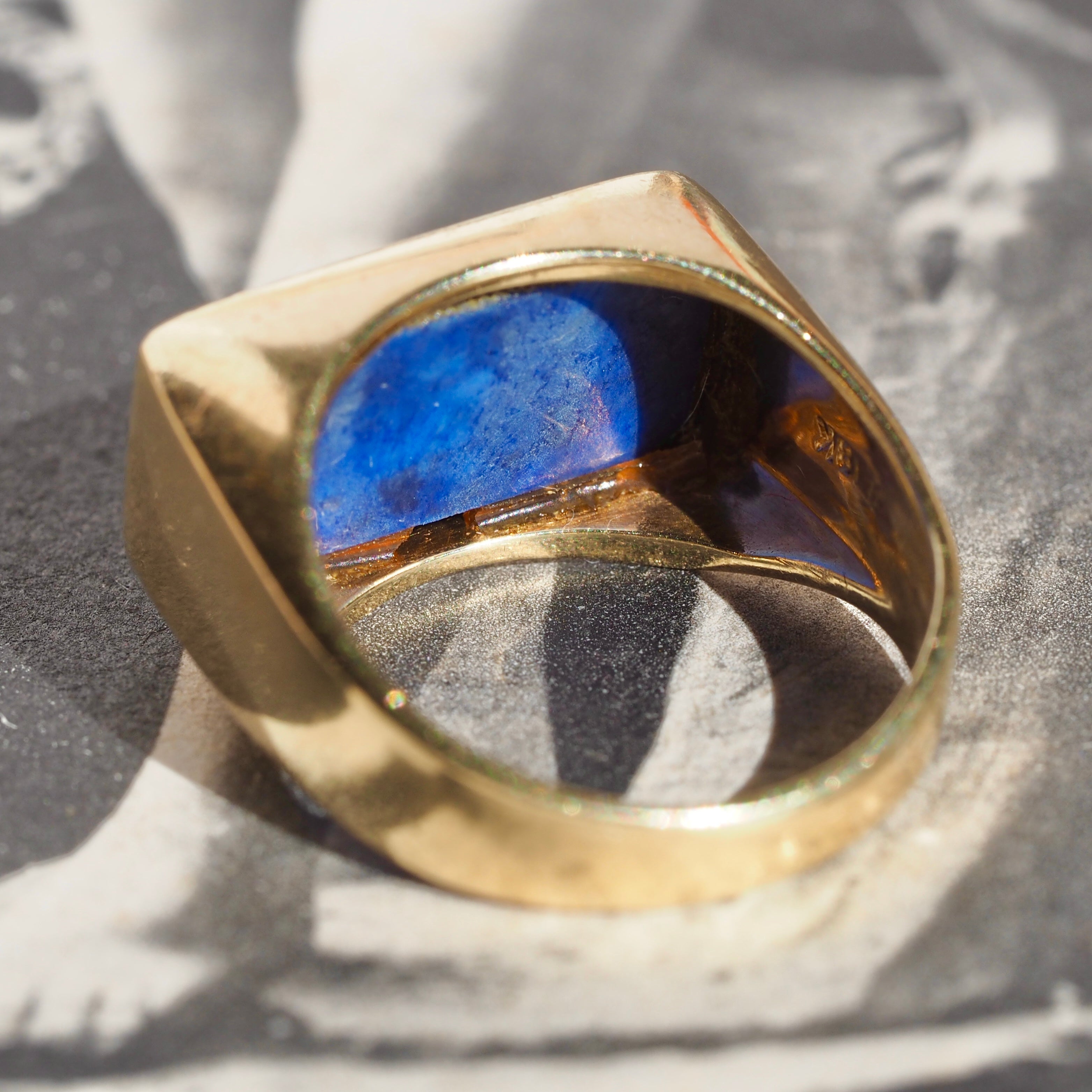 Vintage Modernist 18k Gold Lapis Ring