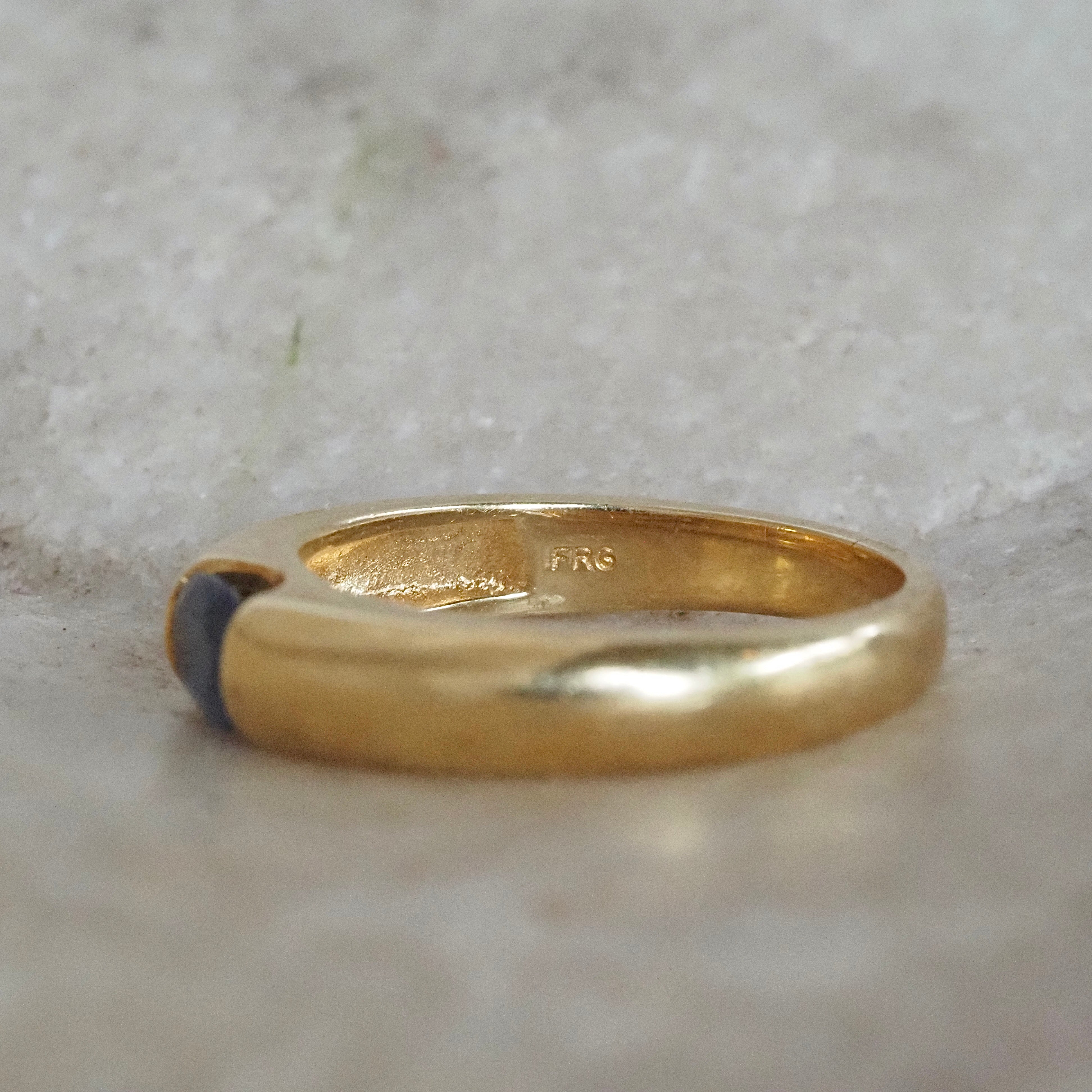 Vintage 18k Gold Sapphire Ring