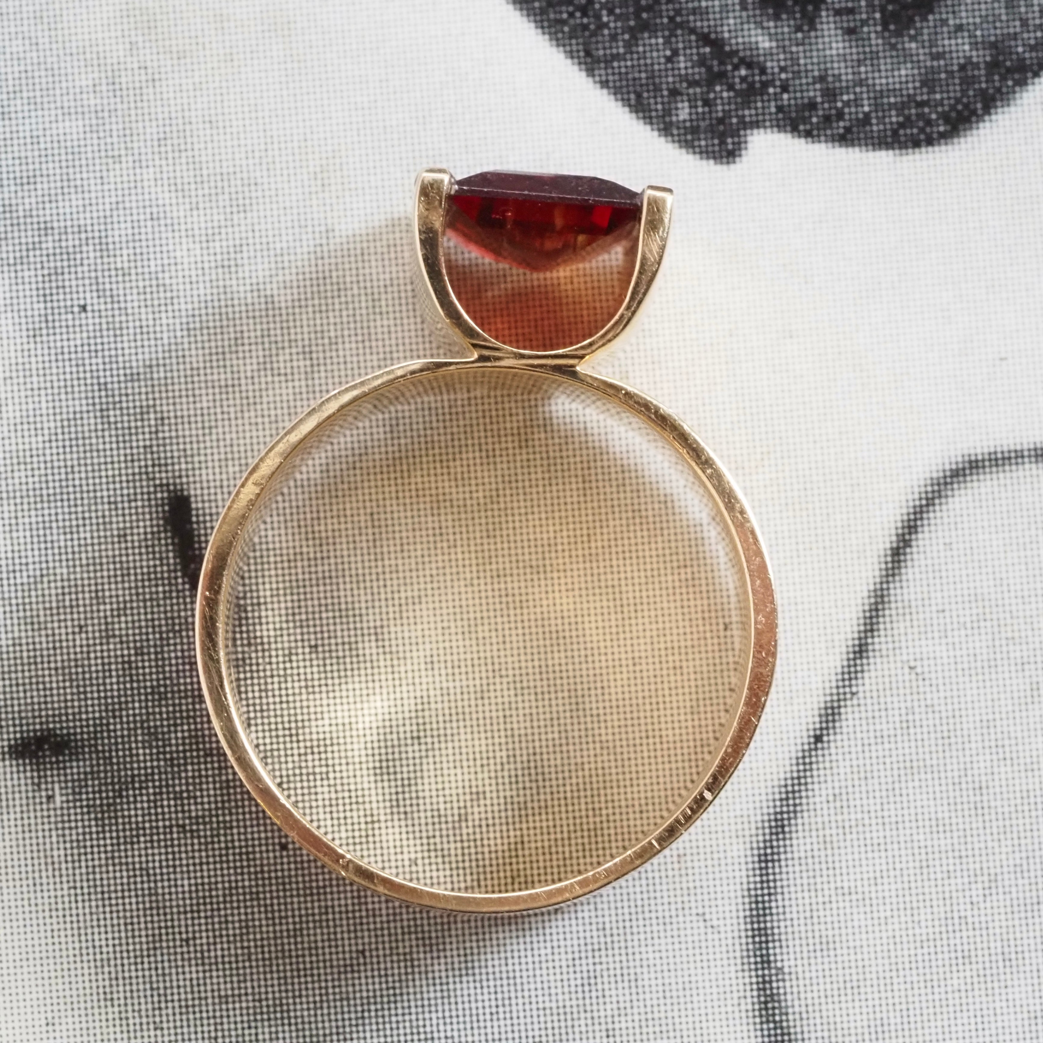 Vintage Modernist 14k Gold Garnet Ring