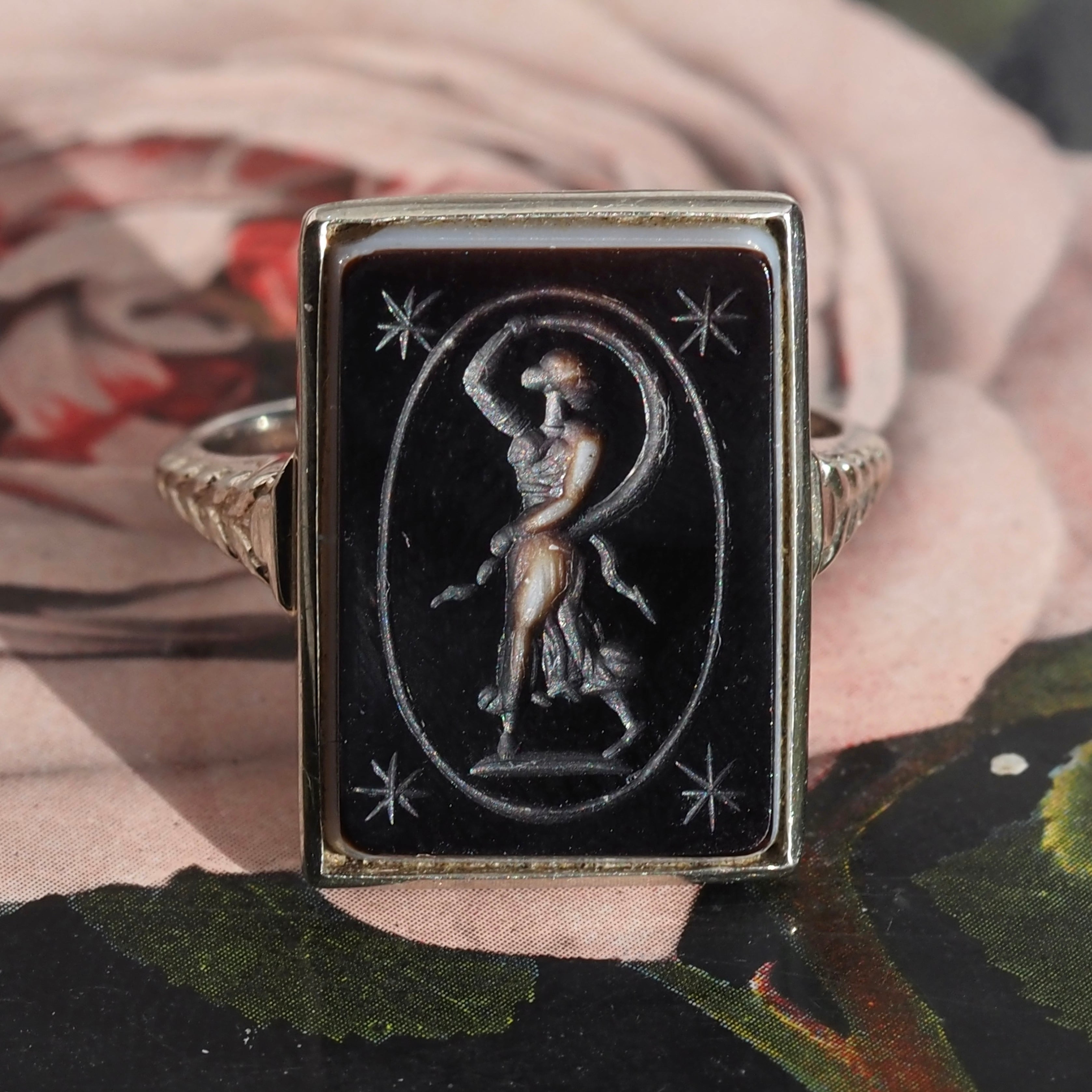 Vintage Art Deco Style Artemis/Diana Banded Agate Intaglio 18k White Gold Ring