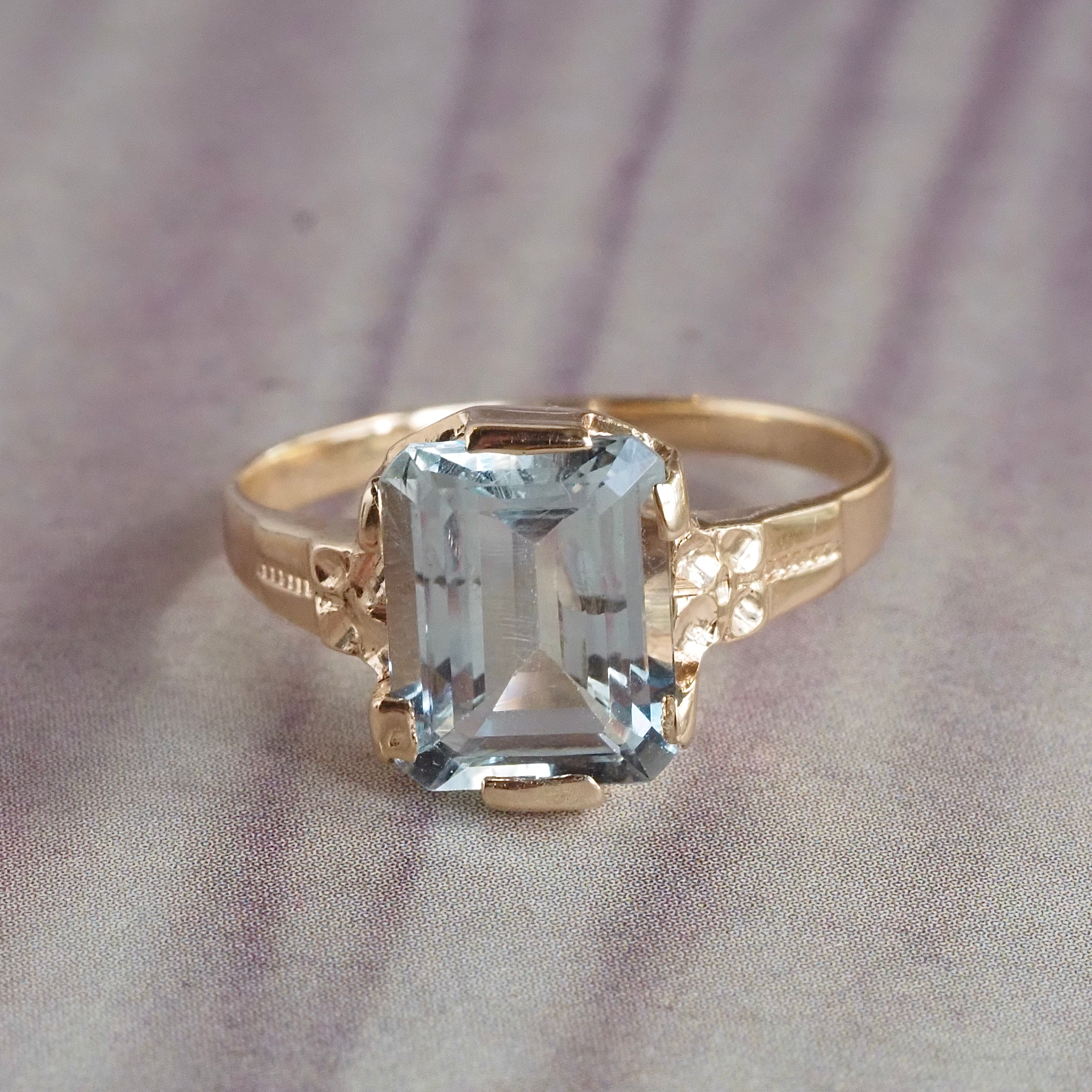 Vintage Art Deco Style Aquamarine 10k Gold Ring