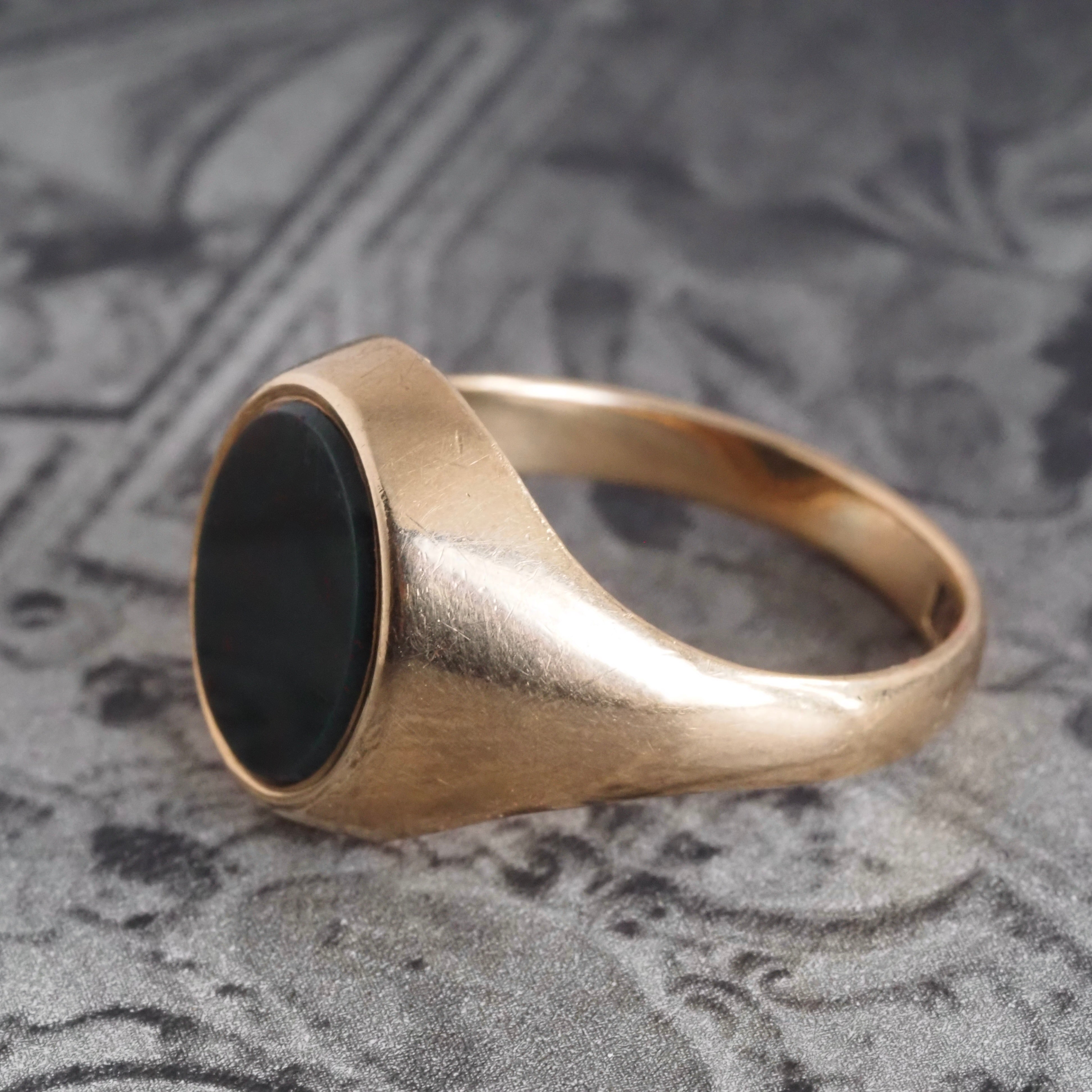 Vintage English Bloodstone 9k Gold Signet Ring