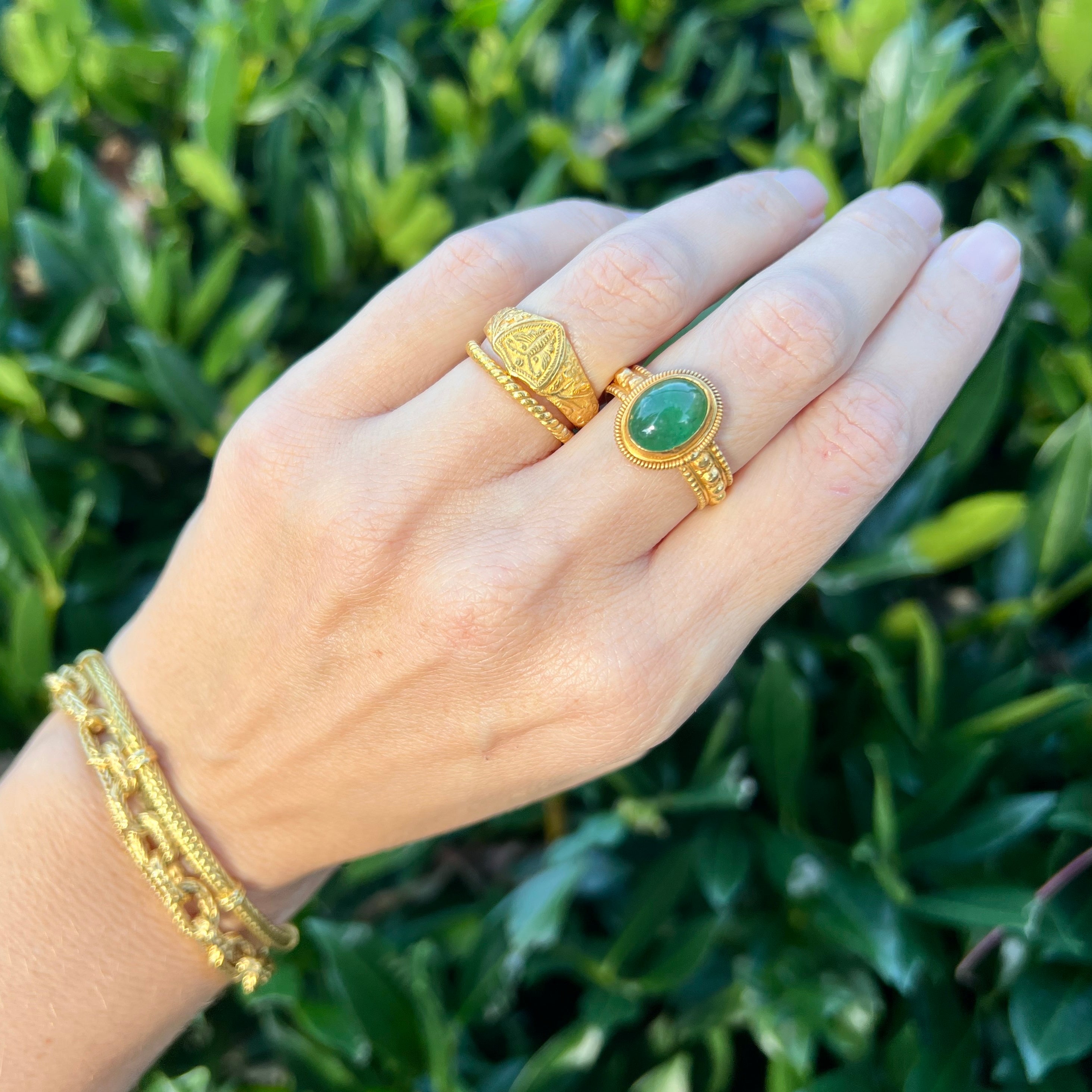Vintage Indian 22k Gold Cabochon Emerald Ring