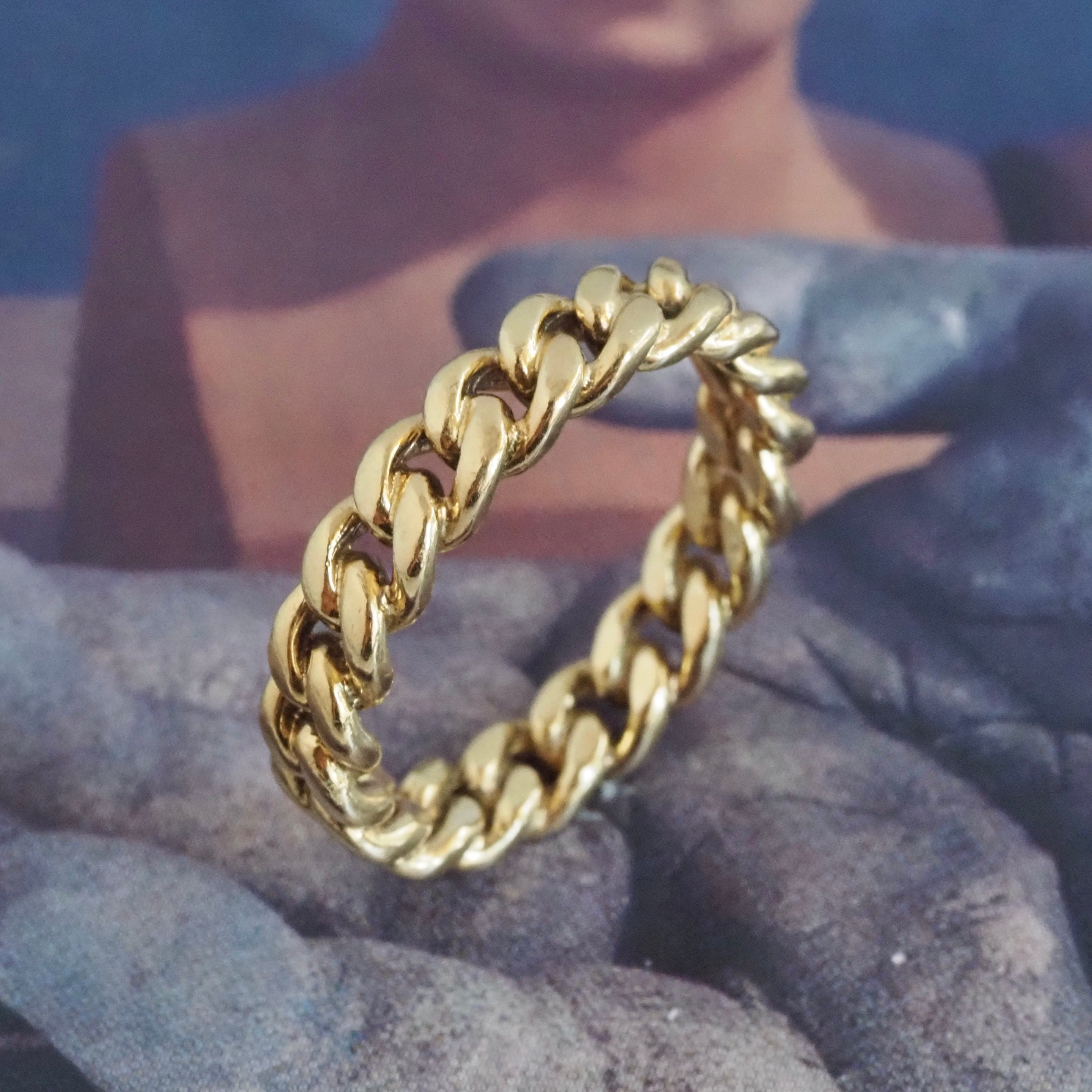 Vintage 18k Gold Curb Chain Ring