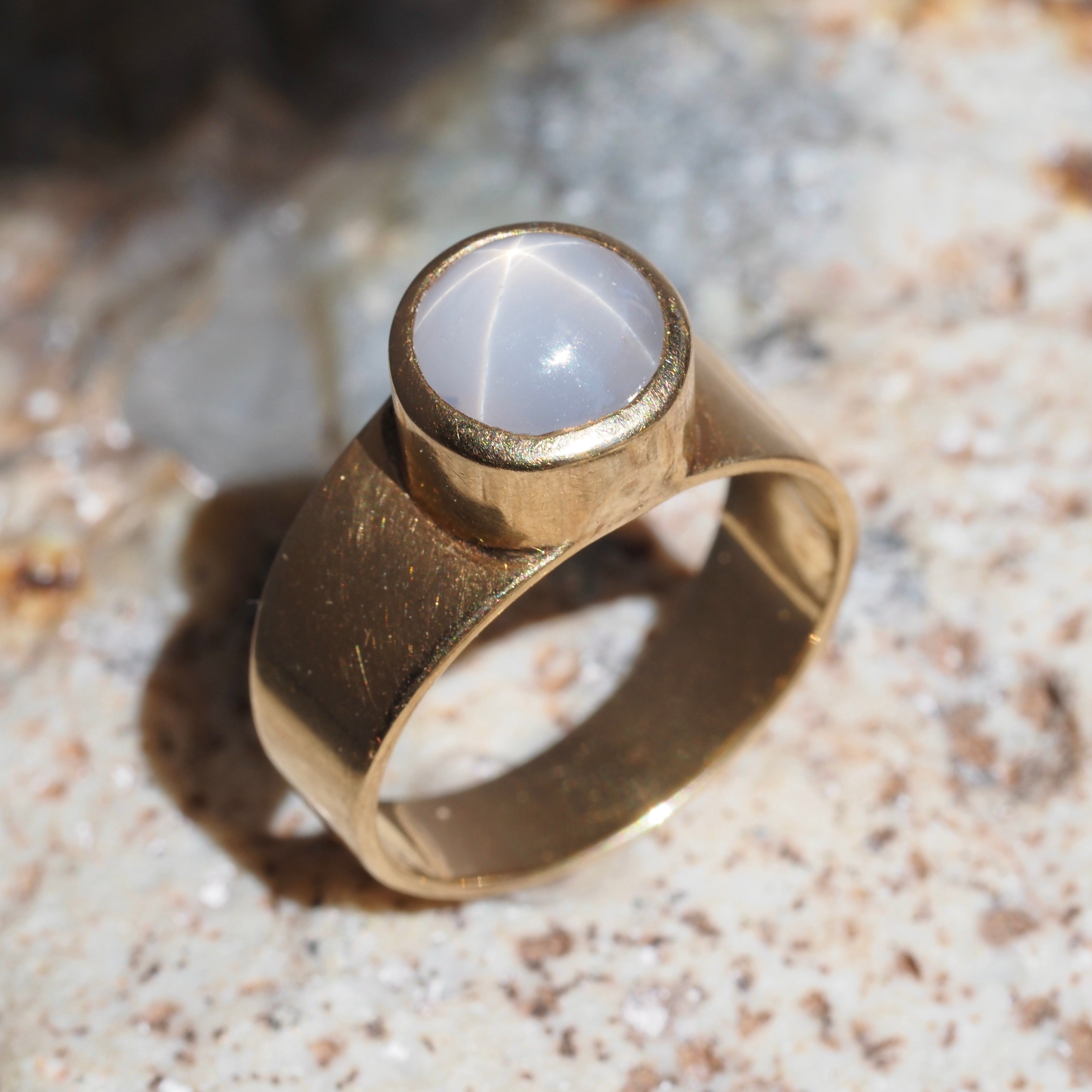 Vintage Natural Star Sapphire Cabochon 14k Gold Ring