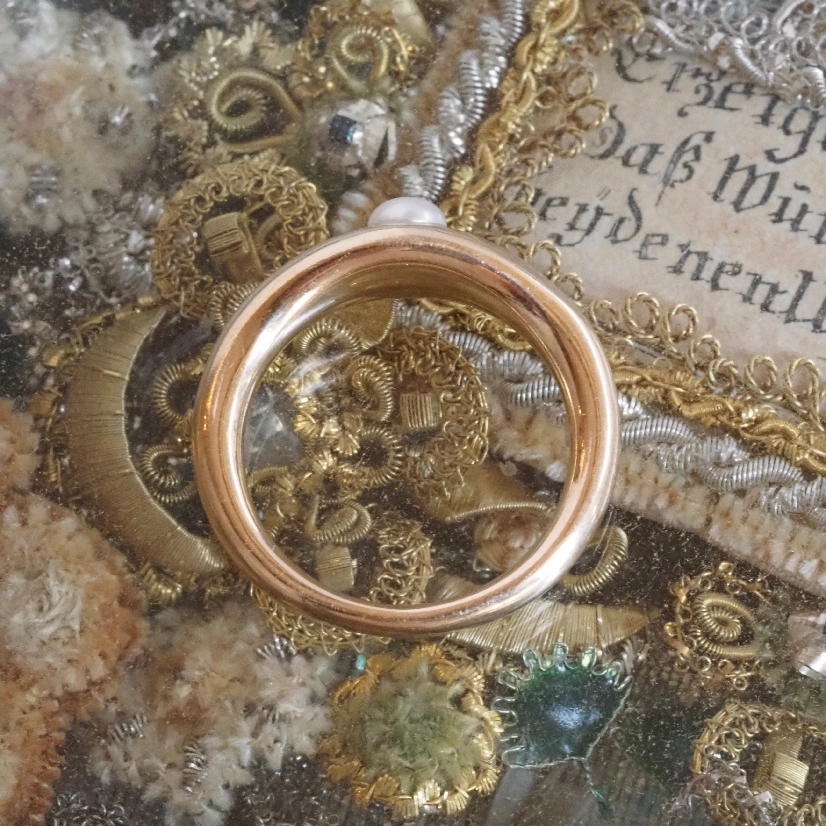 Vintage Flush Set Pearl 14k Gold Ring