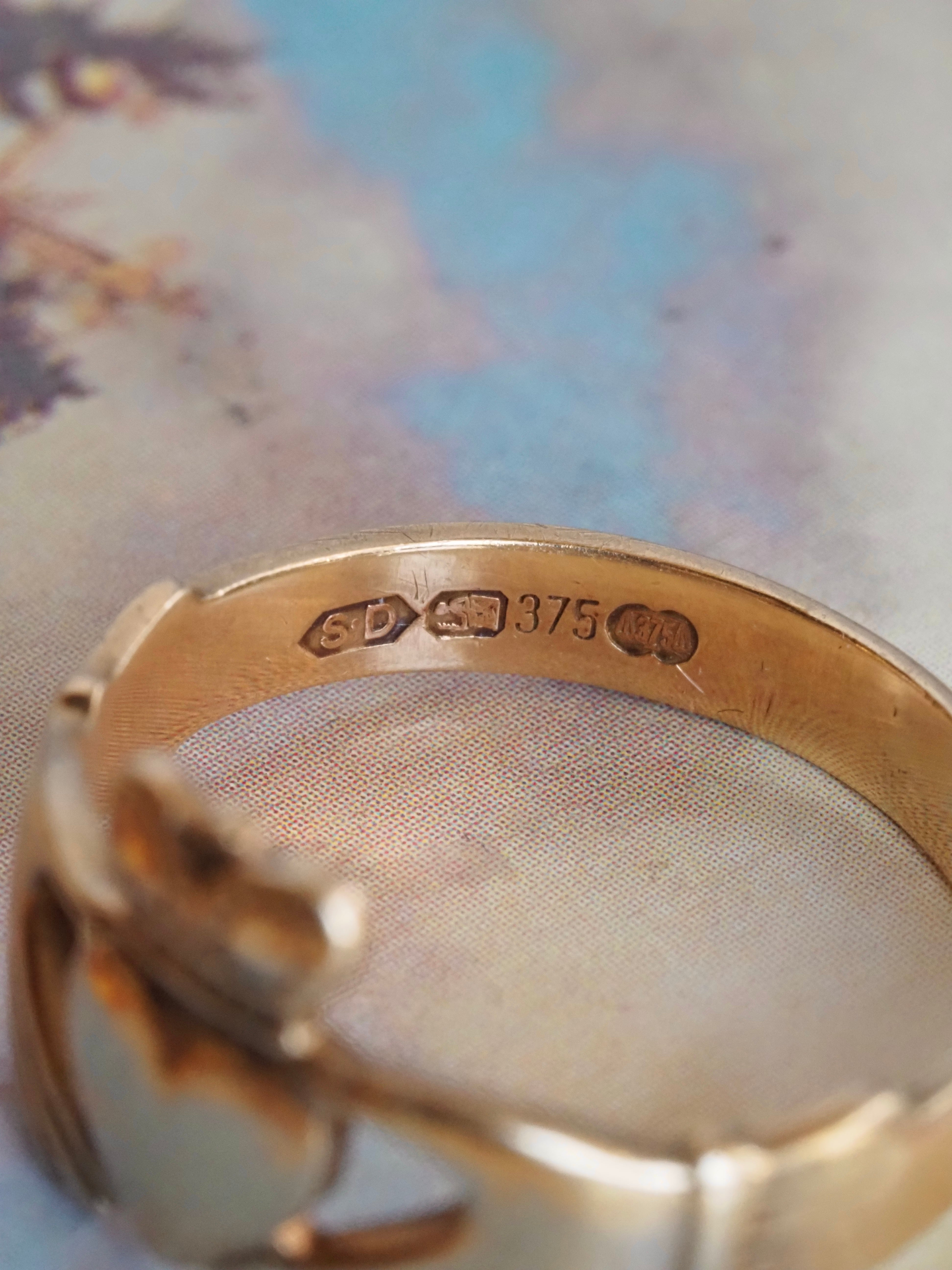 Vintage Irish 9k Gold Claddagh Ring