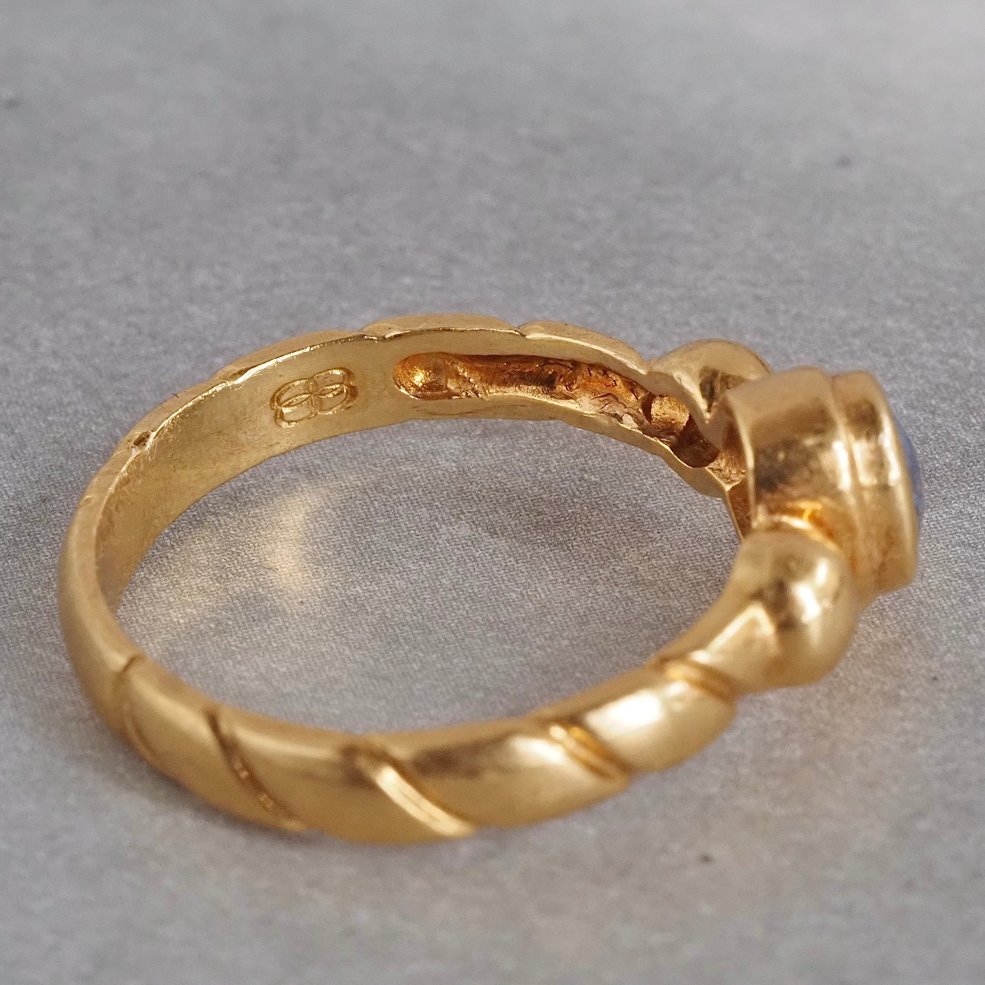 Vintage Sapphire Bezel Set 18k Gold Ring